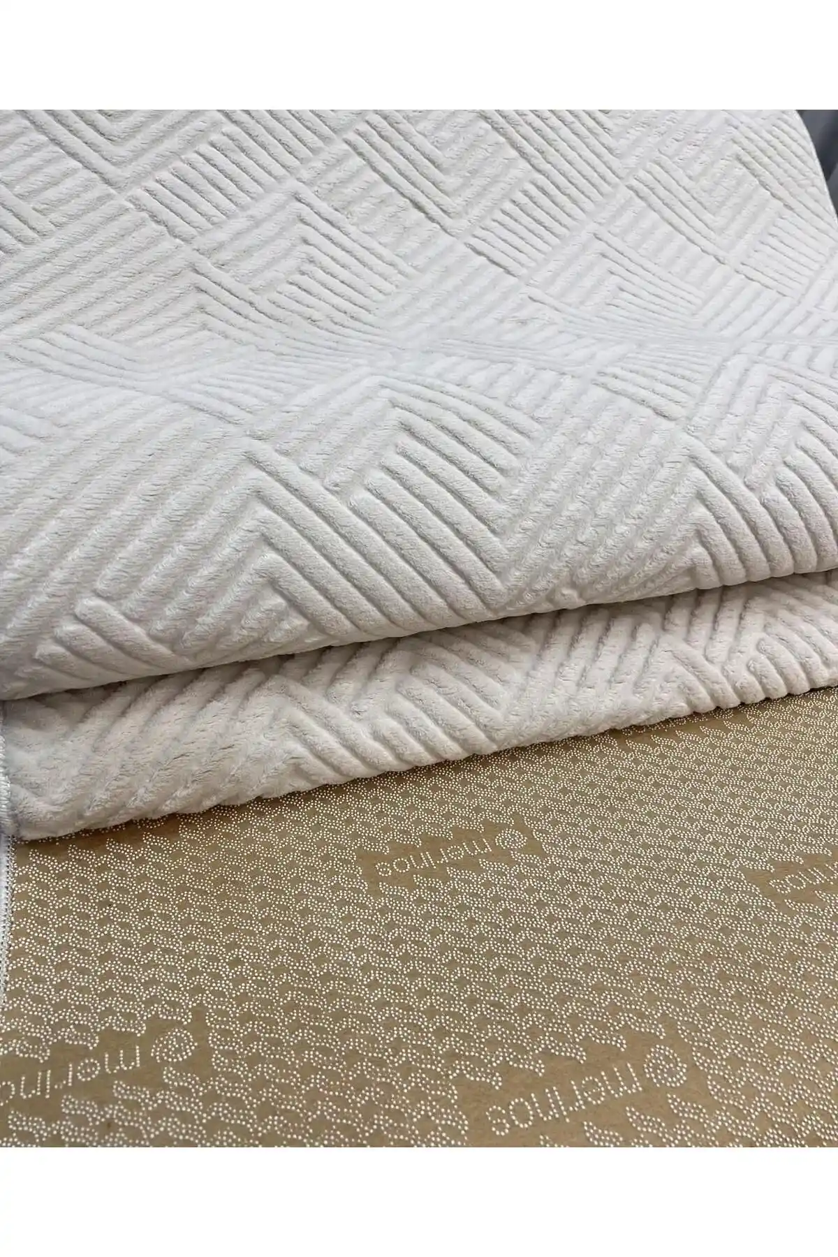 Merinos Rölyef Kaymaz Taban Aden Krem Kesme Halı Giriş ve Hol İçin Modern ve Dayanıklı Tasarım