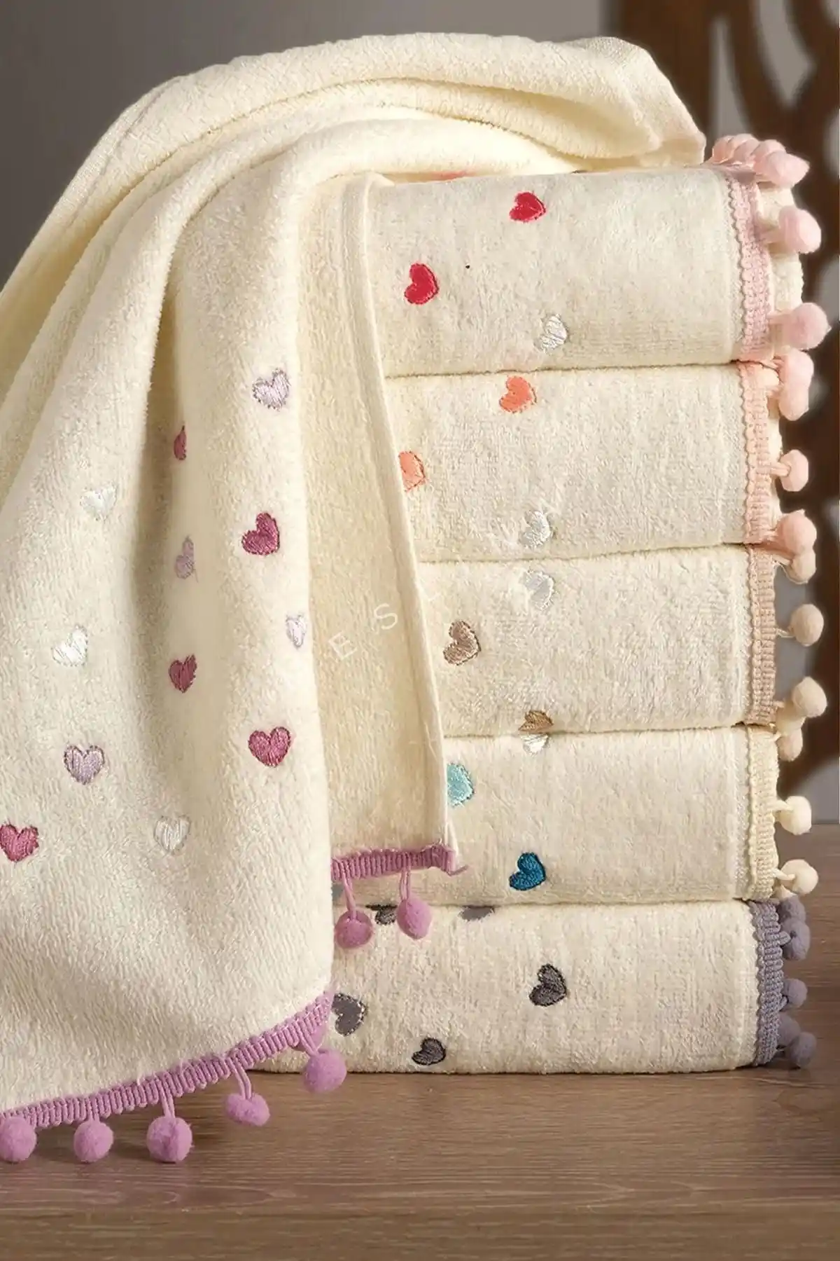 Meslina Home Nakışlı ve Ponponlu Mutfak Havlusu Seti ile Şıklık ve Fonksiyonellik