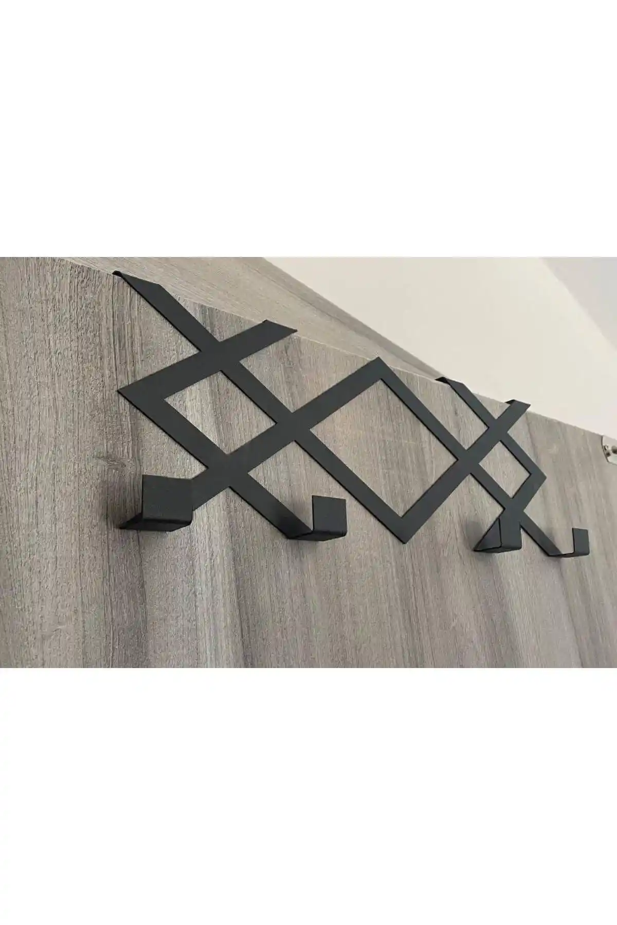 Metal Siyah Desenli Amerikan Kapı Arkası Askılığı Modern ve Dayanıklı Tasarım