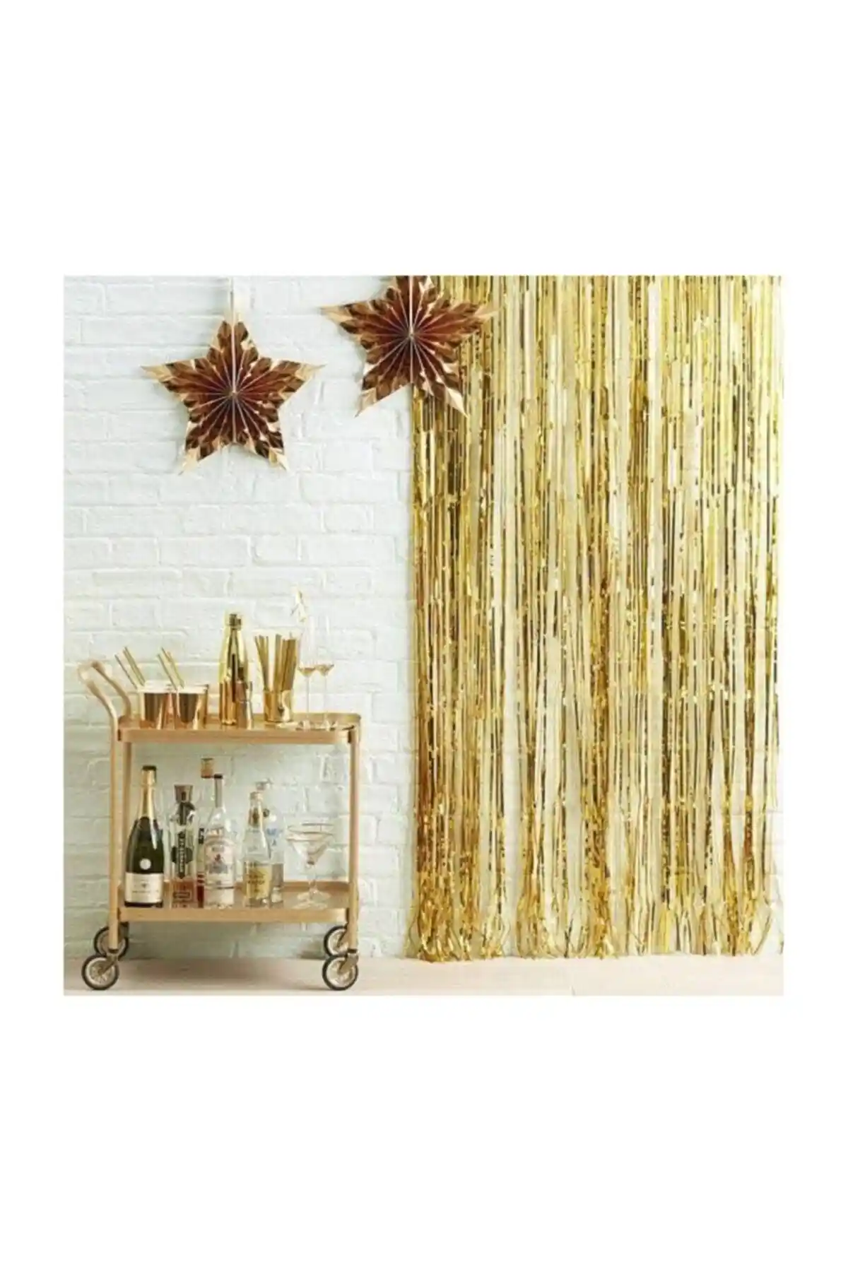 Metalize Altın Renkli Fon Perde ile Organizasyonlarınızı Şık ve Göz Alıcı Hale Getirin