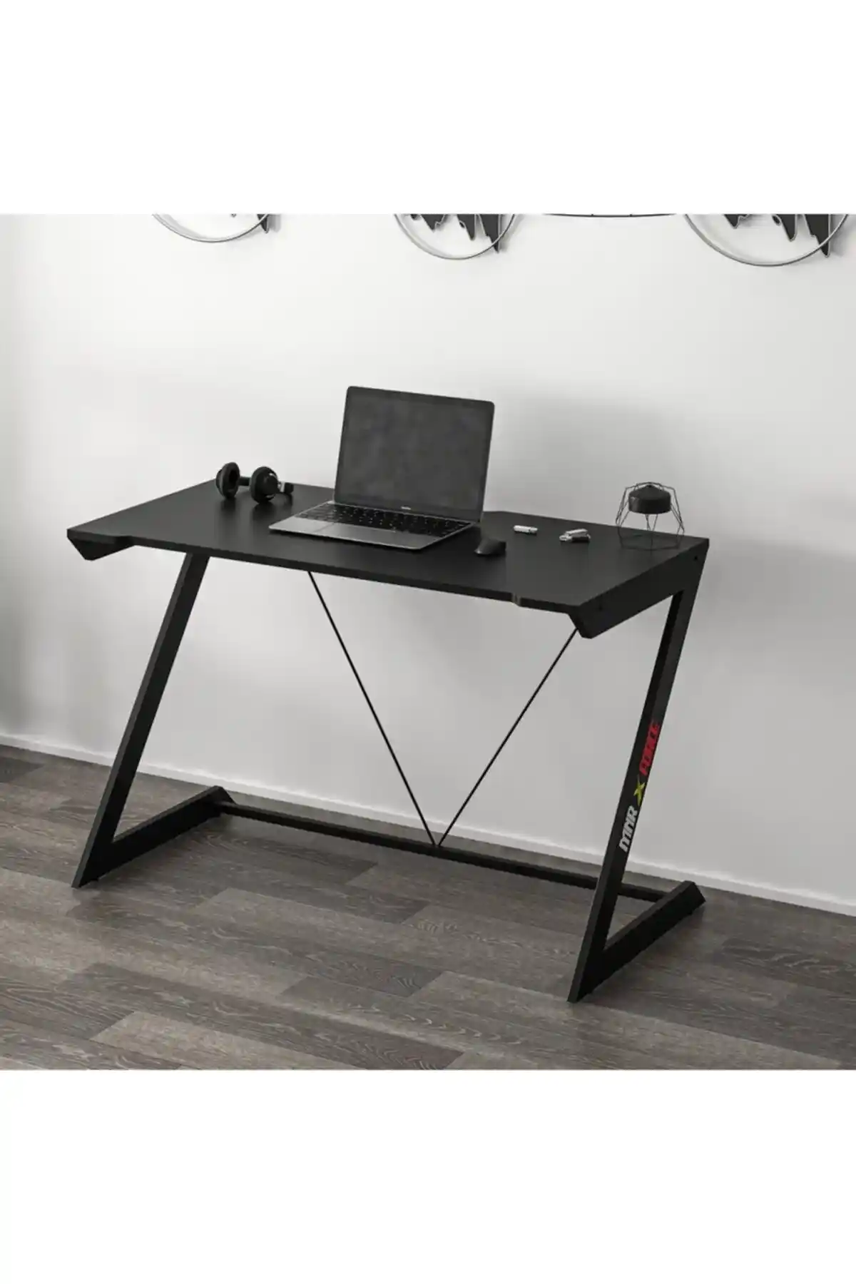 Minar Siyah Metal Ayaklı Gaming Oyuncu Masası 120cm Genişlik ile Modern Tasarım