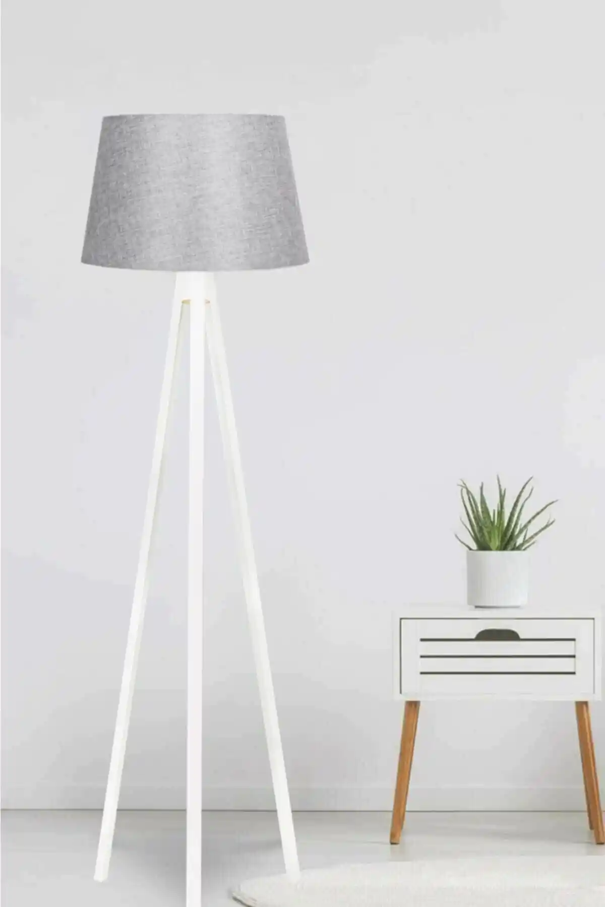 Modamvip Ahşap Tripod Lambader: Modern ve Şık İç Mekan Aydınlatma Çözümü