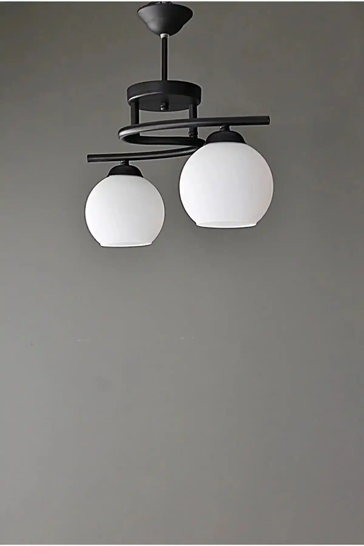 Modern Siyah Kasa Beyaz Camlı 2'li Avize ile Evinize Şıklık Katın