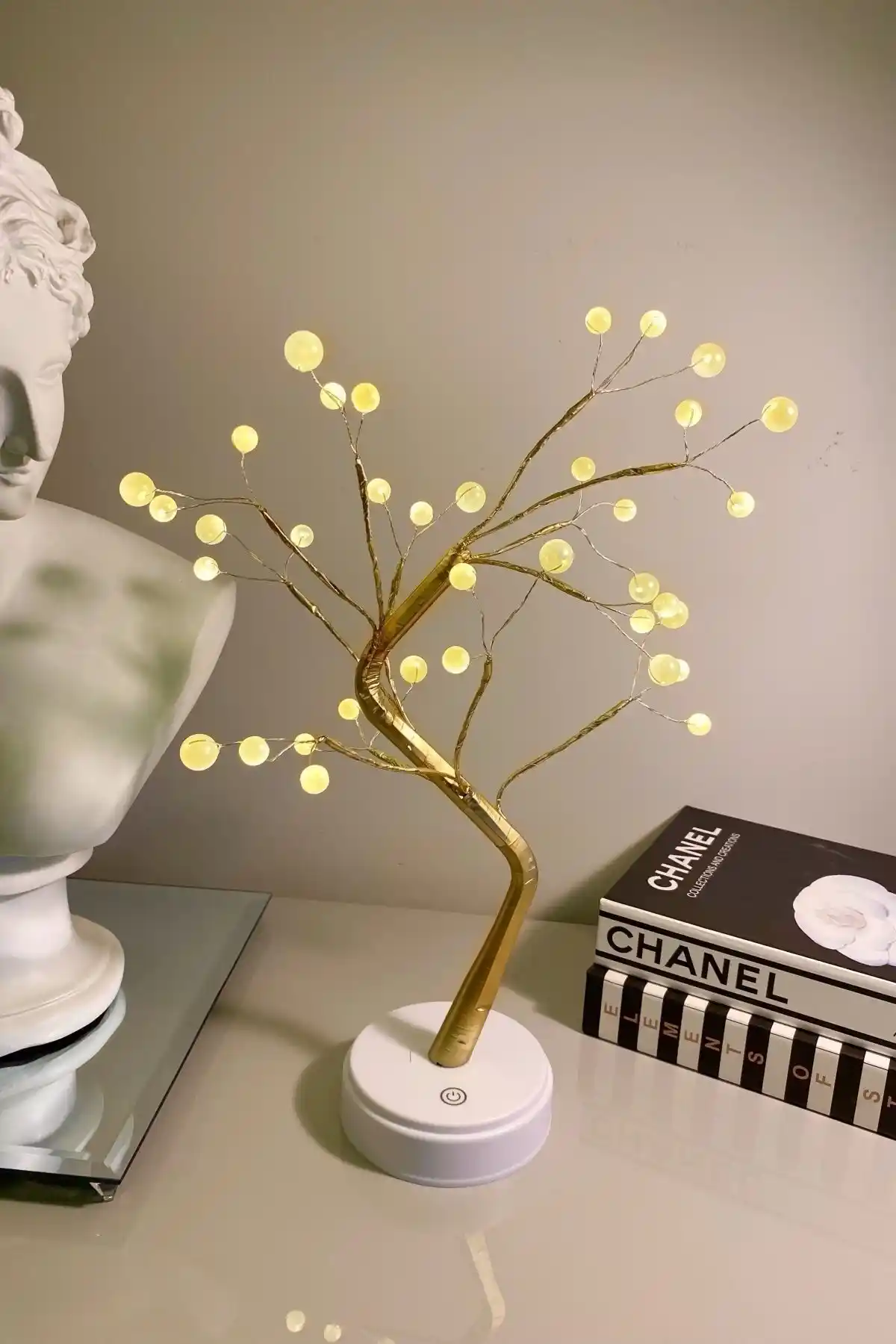 Modern ve Kablosuz Masa Lambası Hangast Hl-014t1: Şıklık ve Fonksiyonellik Bir Arada