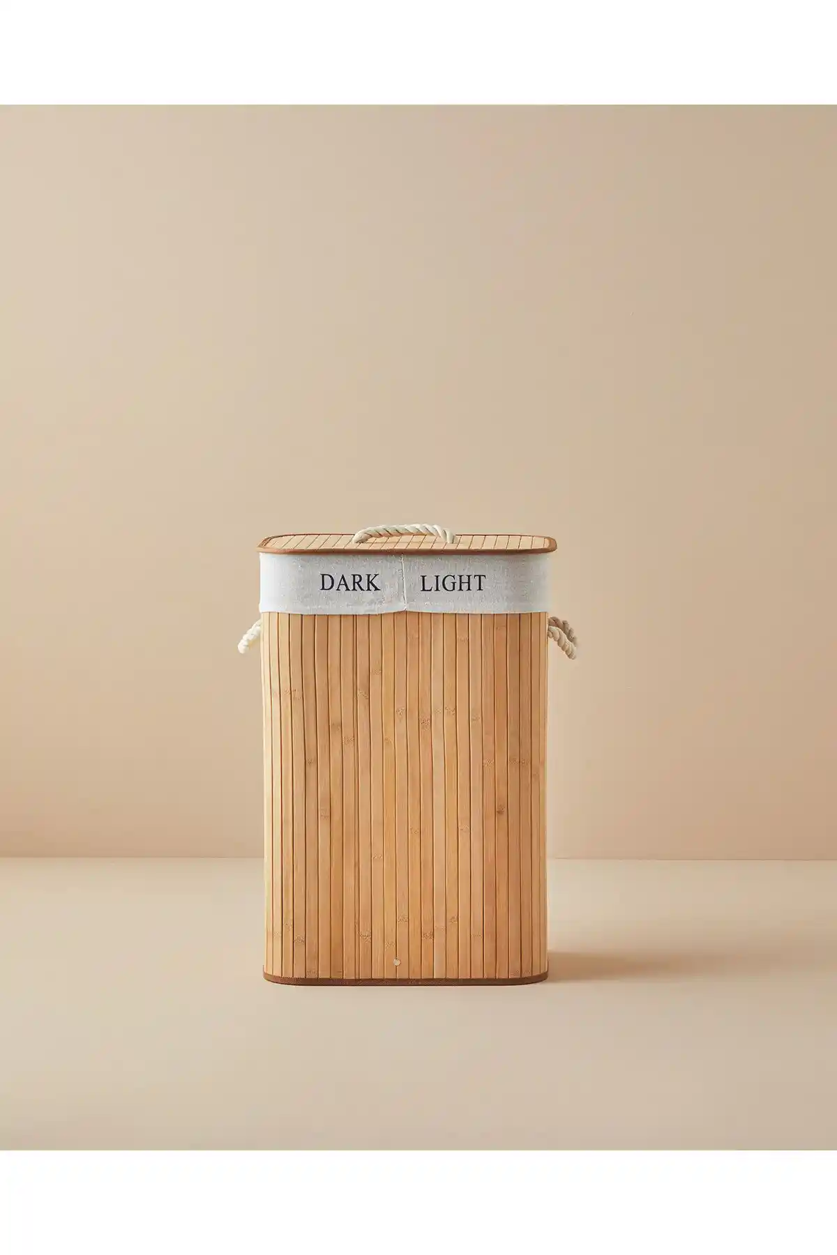 Modern ve Şık Bambu Çamaşır Sepeti Bej: Fonksiyonellik ve Estetiğin Birleşimi