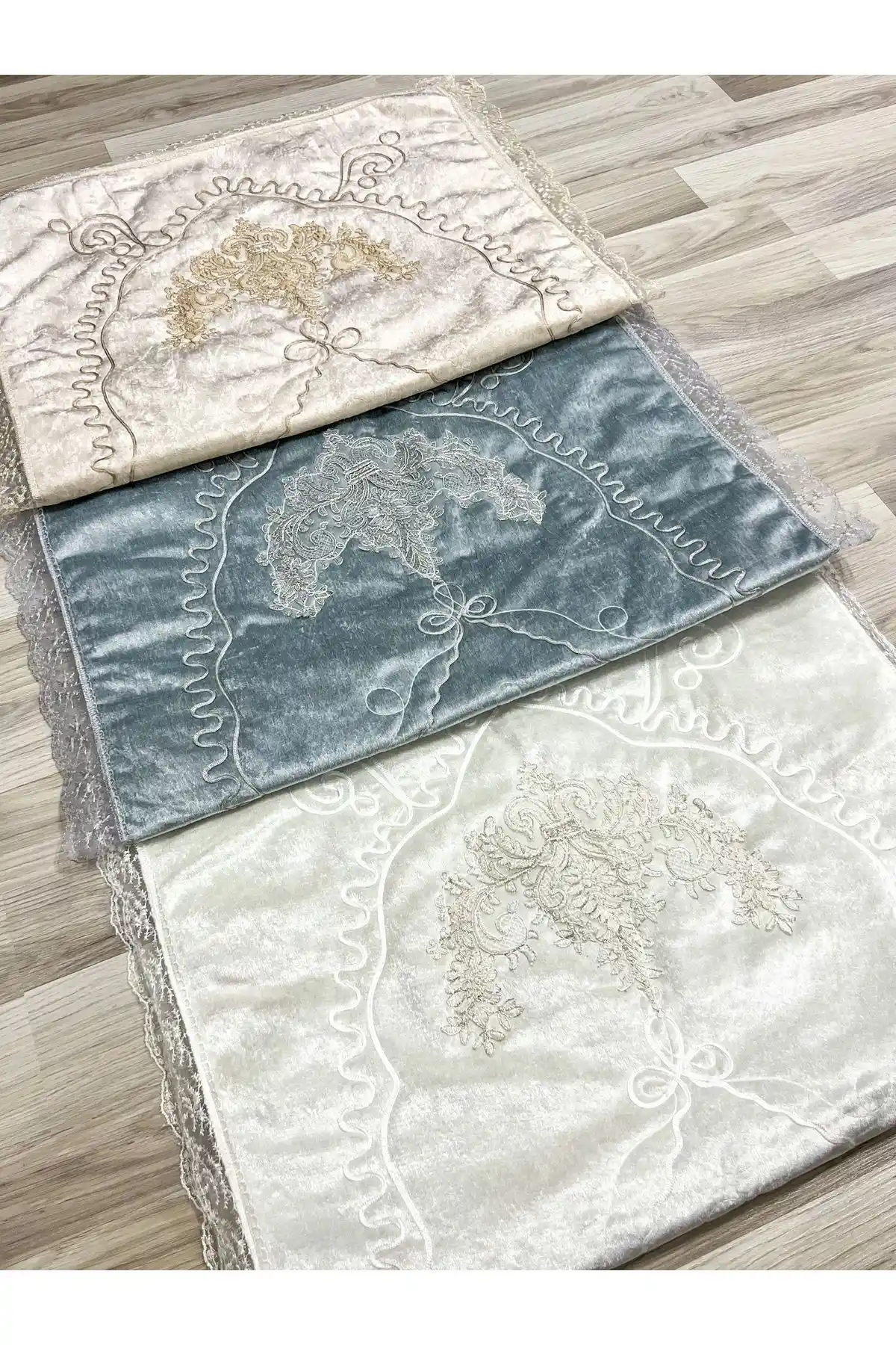 Modern ve Şık Kadife Seccade Seti - Geleneksel ve Modern Tasarımın Buluşması