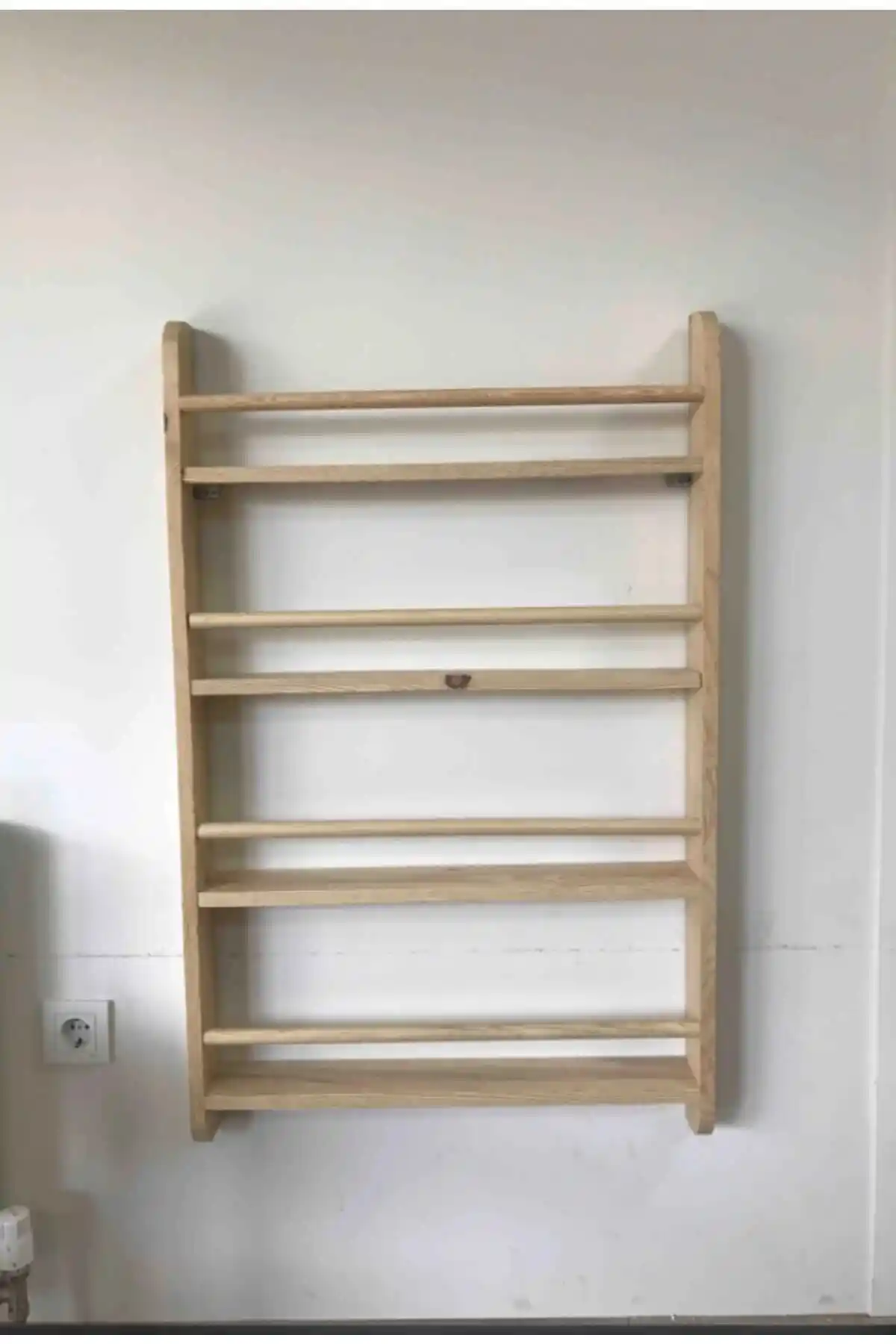 Montessori Ahşap Kitaplık: Doğal ve Şık Çocuk Odası Mobilyası Tasarımı