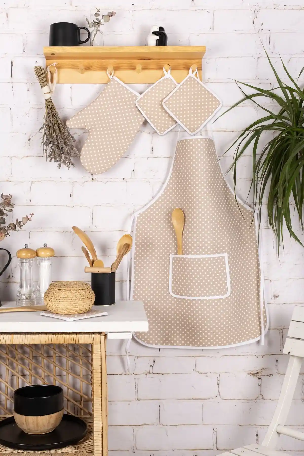 Morlay 4’lü Mutfak Çeyiz Seti: Şıklık ve Fonksiyonellik Bir Arada