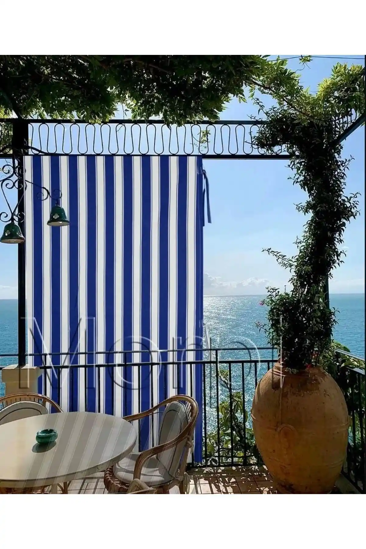 Morpi Balkon Perdesi Karşılaştırması: Mavi-Beyaz ve Sarı-Gri Modellerinin Özellikleri