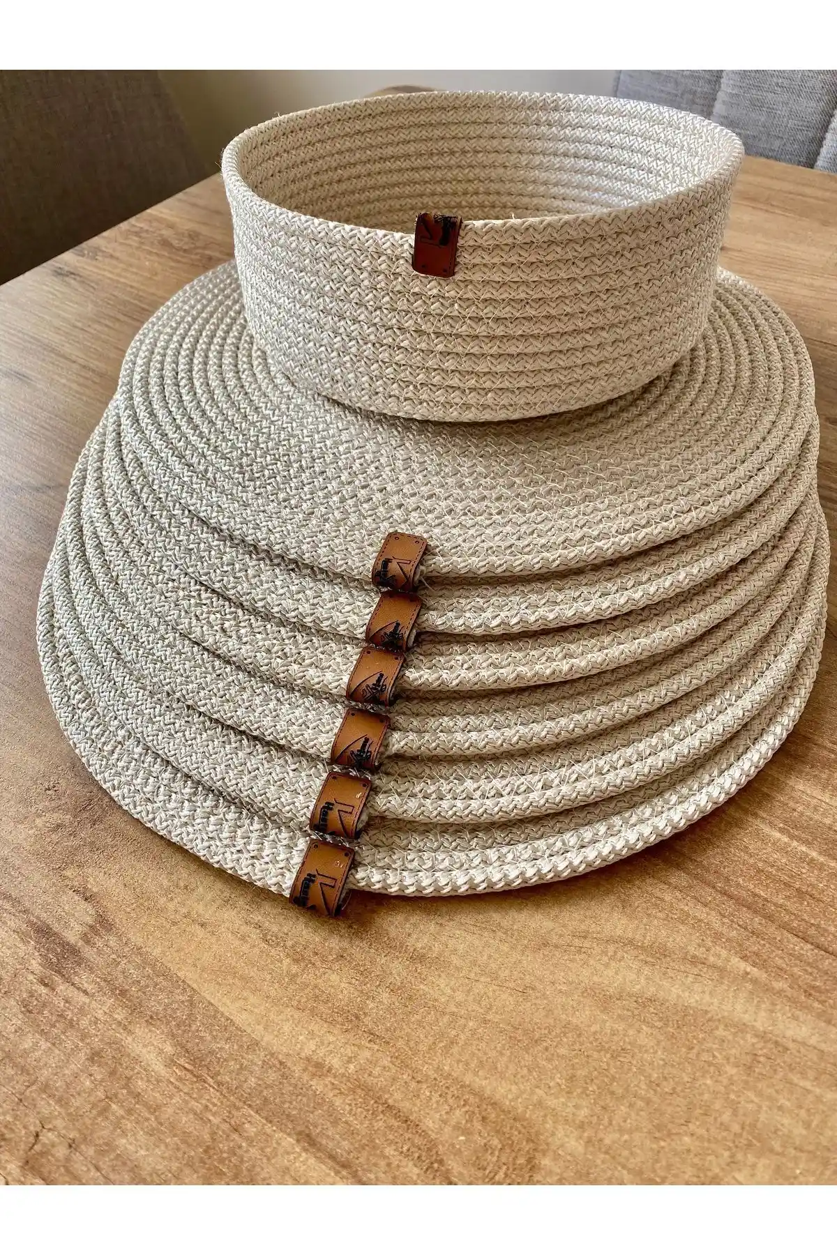 MS Glassware Bej Amerikan Servis Supla: Şık ve Dayanıklı Masa Aksesuarı