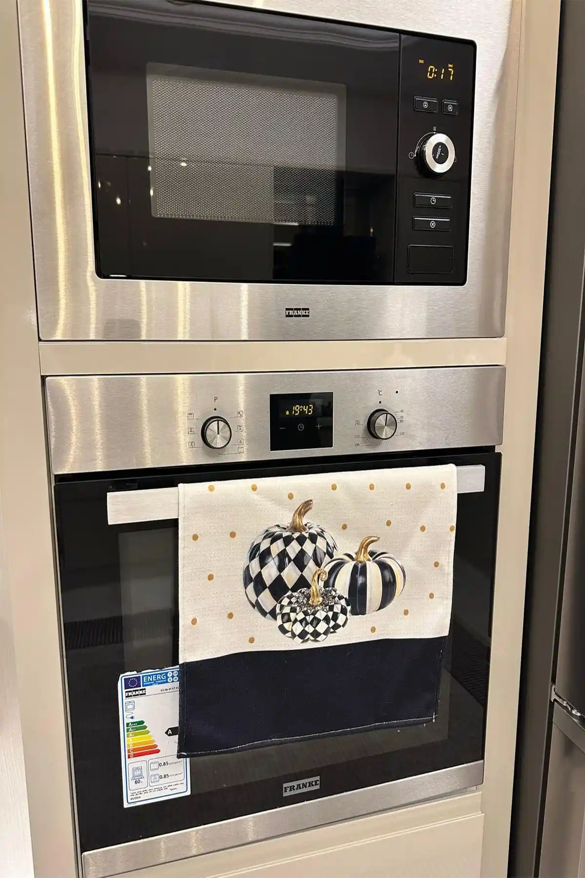 Mutfak Havlusu Karşılaştırması: Dekoratif ve Pratik Seçenekler Analizi