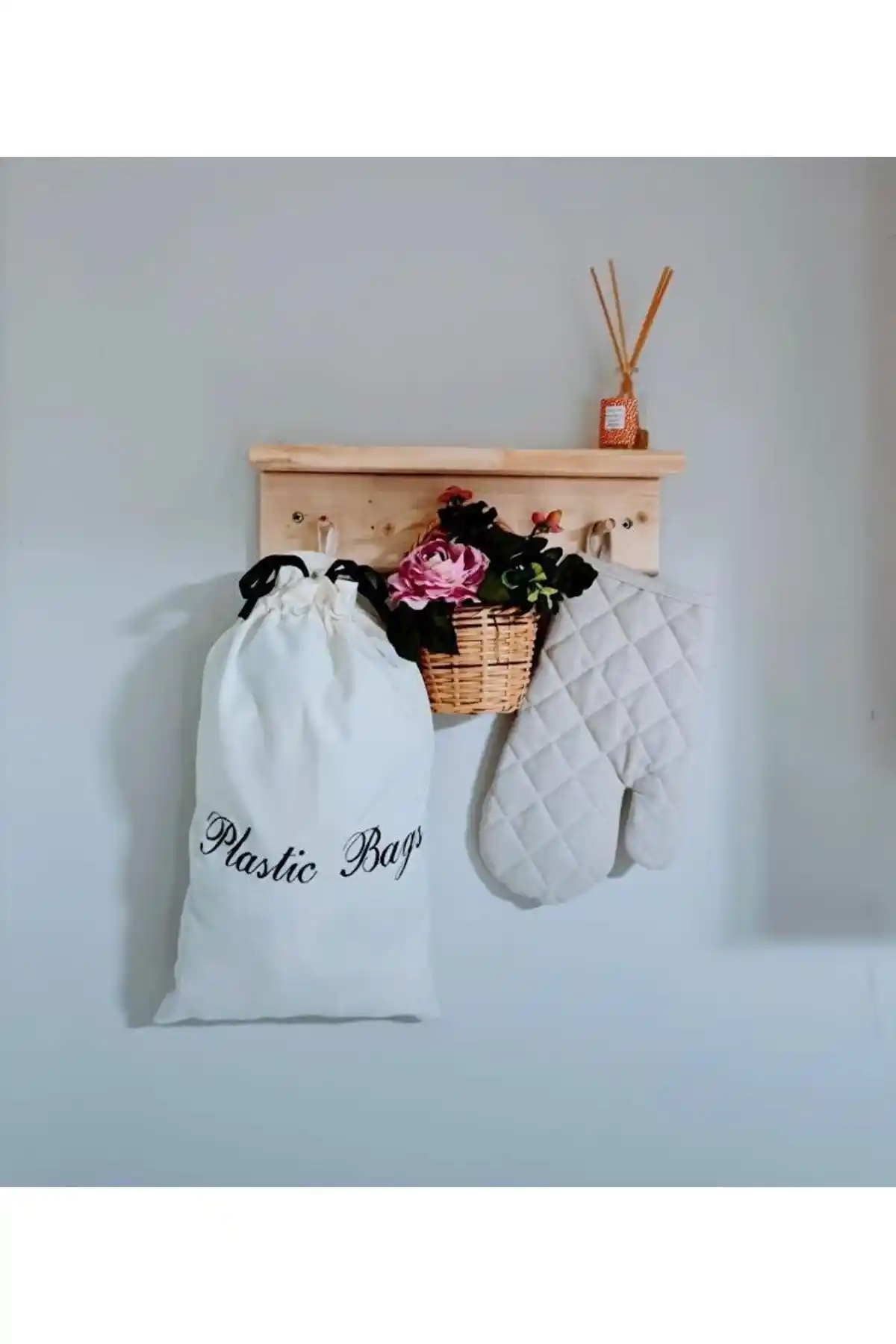 Niksarlı Çeyiz Plastik Poşetlik: Mutfak Düzeni ve Hijyen İçin Pratik Çözüm