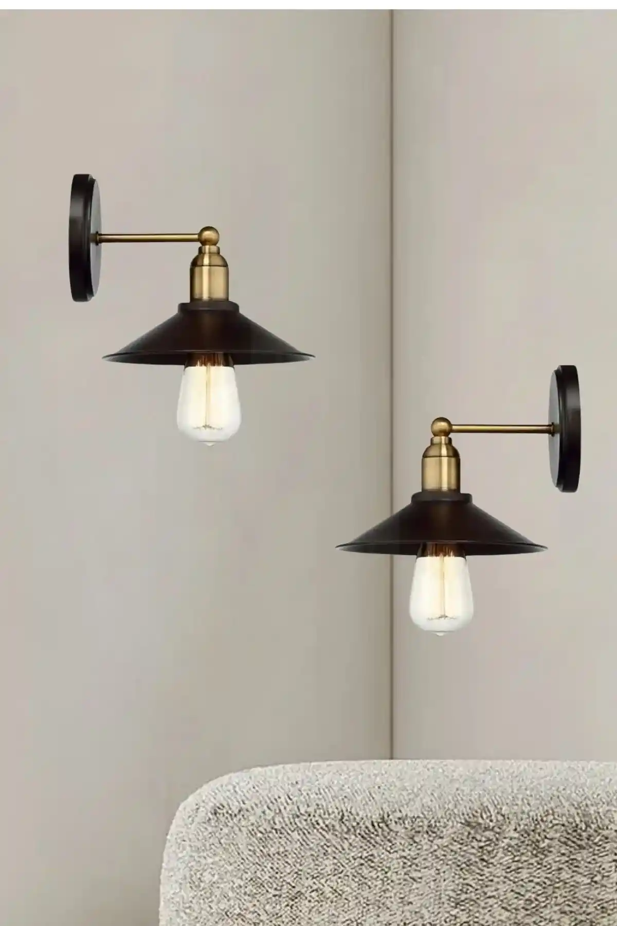 Ömür Avize Retro Rustik Siyah Aplik ve Meta Siyah Duvar Lambası Karşılaştırması
