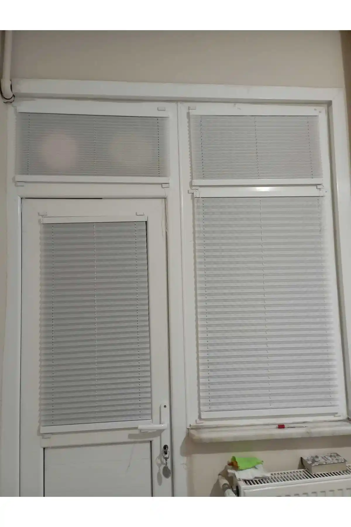 Orlenda Cam Balkon Perdesi: Estetik ve İşlevselliği Bir Arada Sunan Modern Çözüm