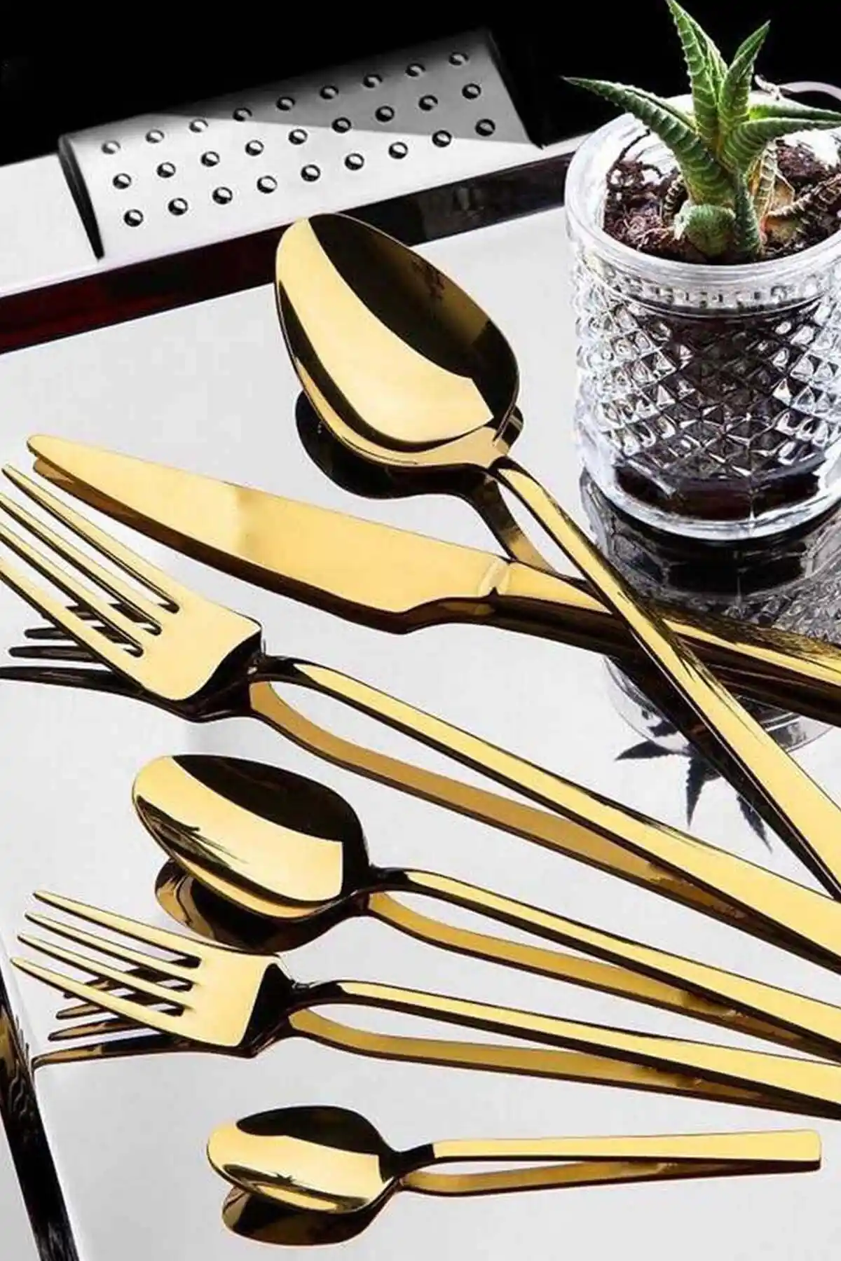 ÖZ Dilay 36 Parça Titanyum Gold Çatal Kaşık Bıçak Takımı: Modern ve Dayanıklı Mutfak Seti