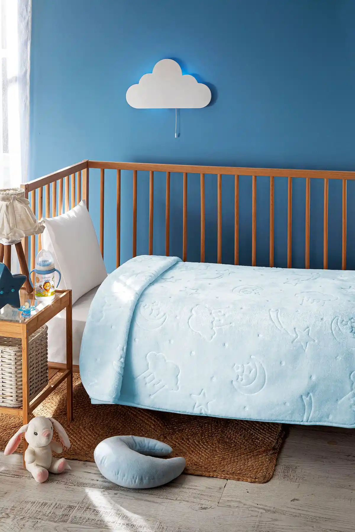 Özdilek Embos Bebek Battaniyesi ve Mavi Peluş Battaniye Karşılaştırması