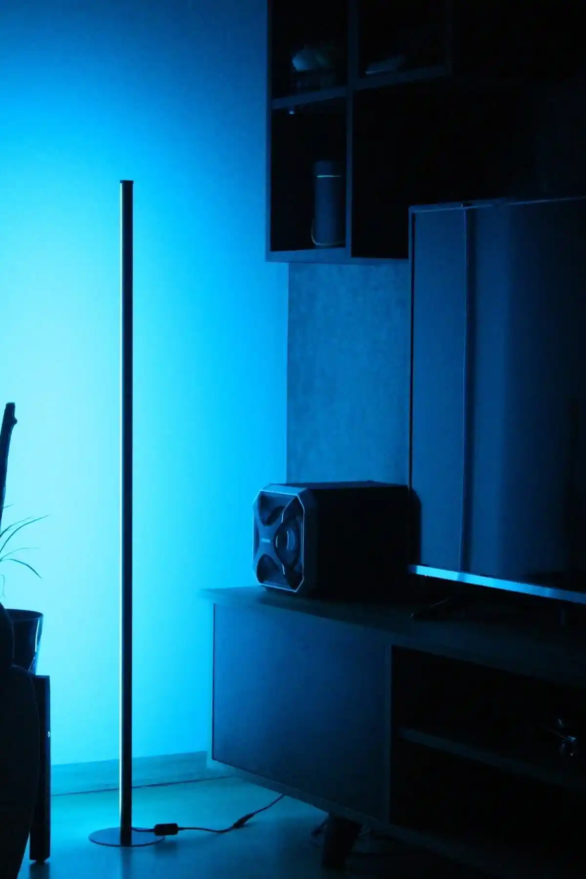 ÖZER LİGHT Köşe Dekoratif Led Lambader Modern Çok Renkli Aydınlatma Çözümü