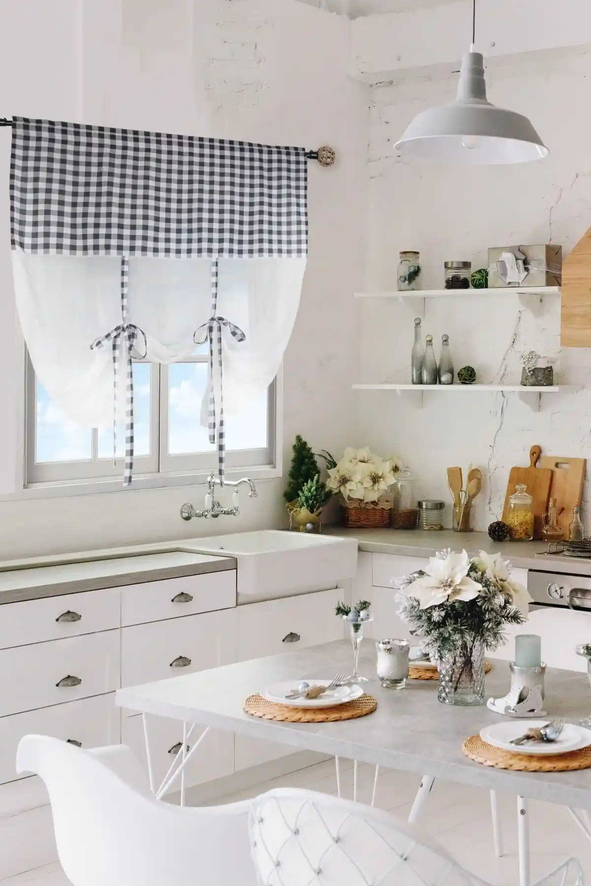 Perde Karşılaştırması: Cotton Maison Ekose Tül ve Tuncay Tekstil Kanaviçe Perde Özellikleri