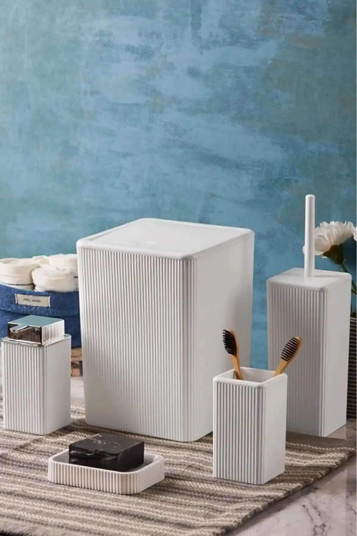 Perotti Plastik Palermo 5 Parça Banyo Seti: Dayanıklı ve Estetik Tasarım ile Hijyen Sağlar