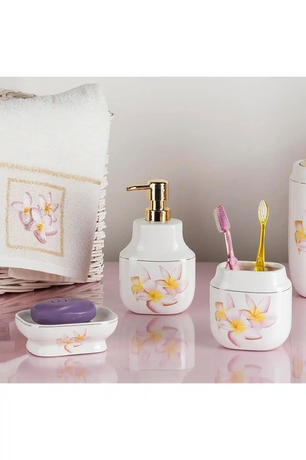 Prima Nova Çise 3'lü Banyo Seti: Estetik ve Fonksiyonellik Sunan Modern Tasarım