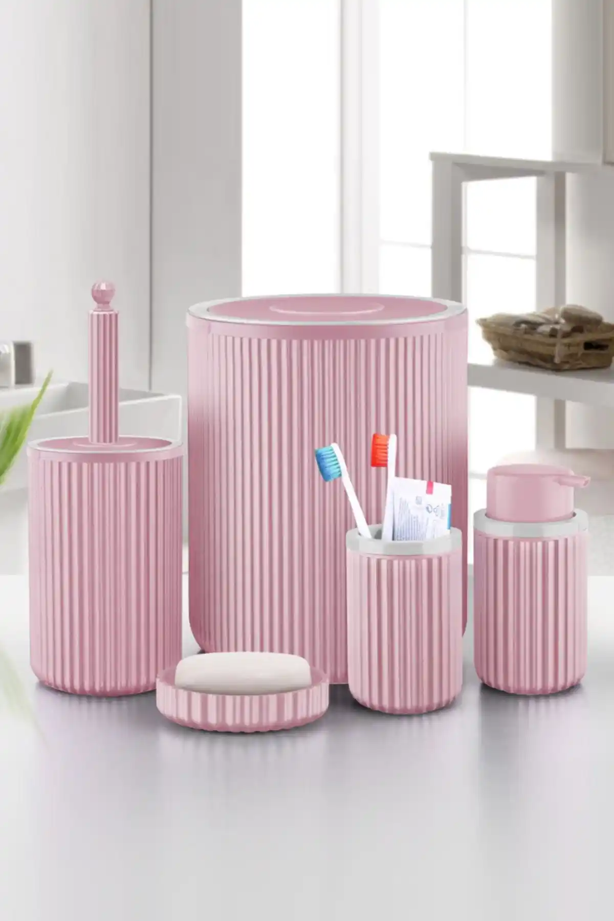 Queen's Kitchen 5 Parça Lüx Banyo Seti Modern ve Şık Tasarımıyla Kullanıcı Beğenisini Topluyor