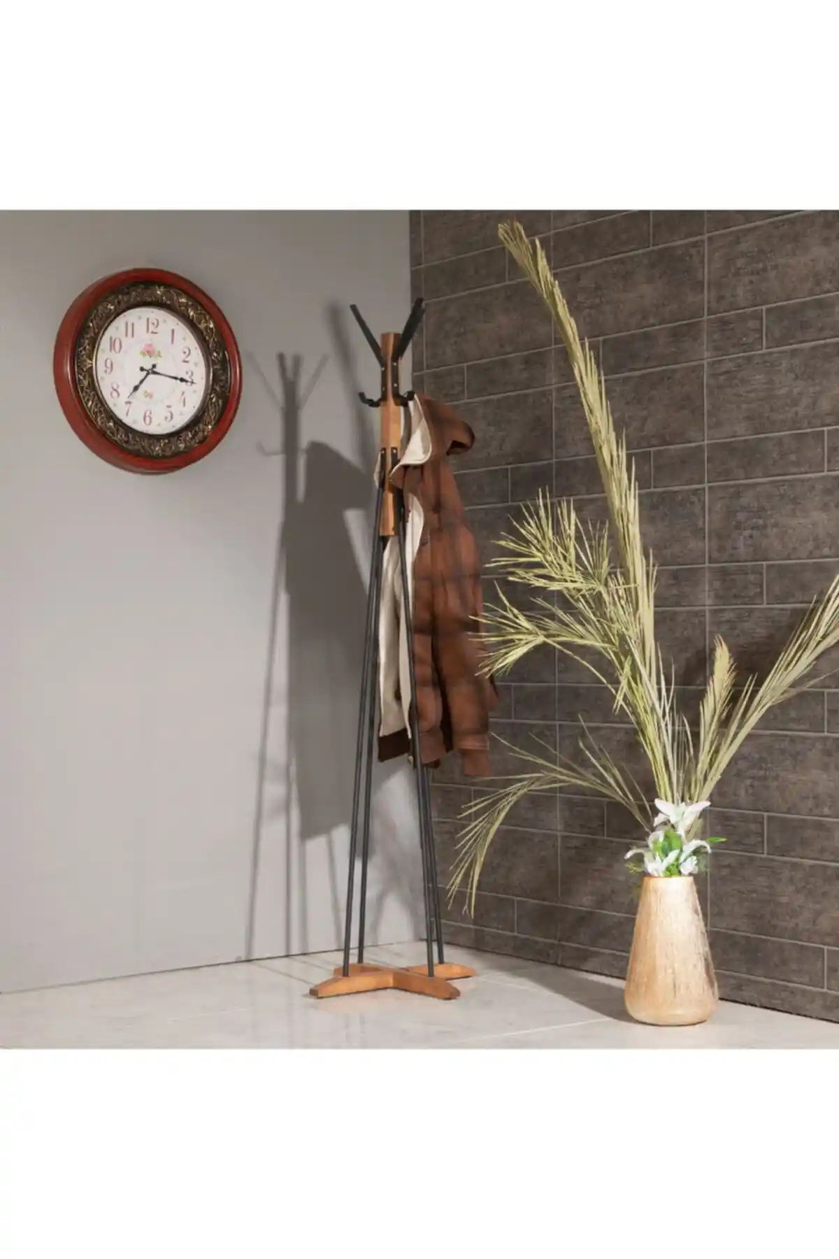 RETODİZAYN ve TALASCH Ahşap Ayaklı Askılık Karşılaştırması ve Seçim Rehberi