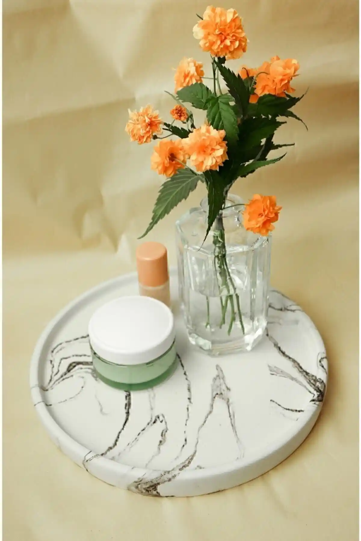 RivaSanat Mermer Desen Yuvarlak Beton Sunum Tepsisi: Modern ve Dayanıklı Dekoratif Ürün