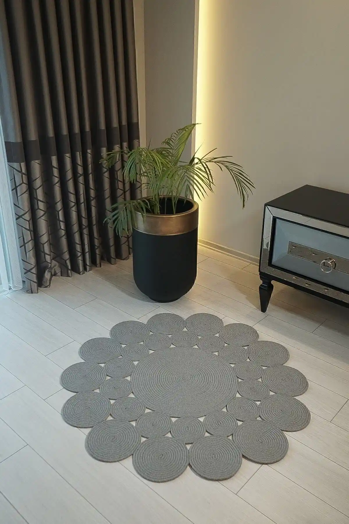 Rönesans Tekstil Hasır Jüt Çiçek Desenli Kilim Halı: Doğal ve Dayanıklı Dekoratif Çözüm