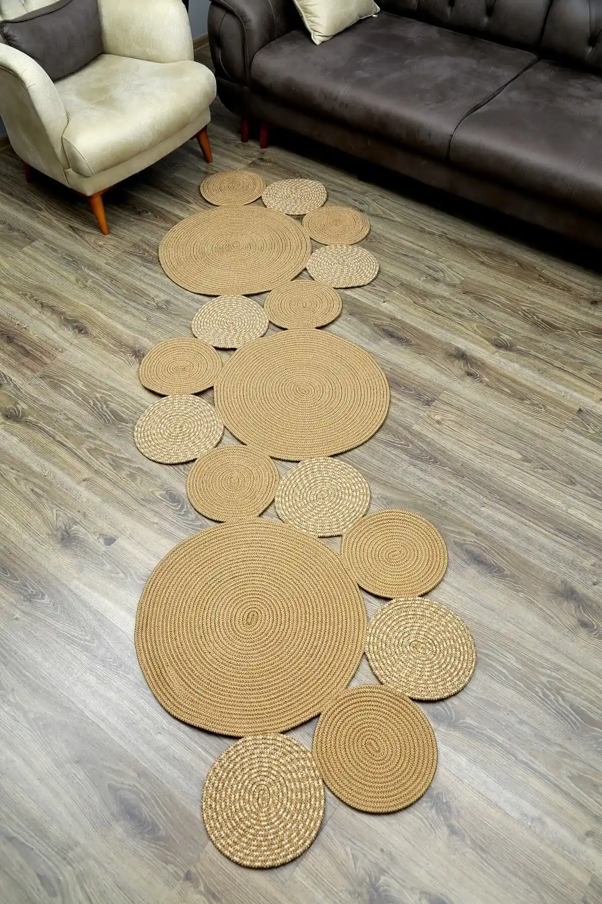 Rönesans Tekstil Jüt Damalı Yolluk Halı Bej Doğal ve Şık Tasarım Özellikleri