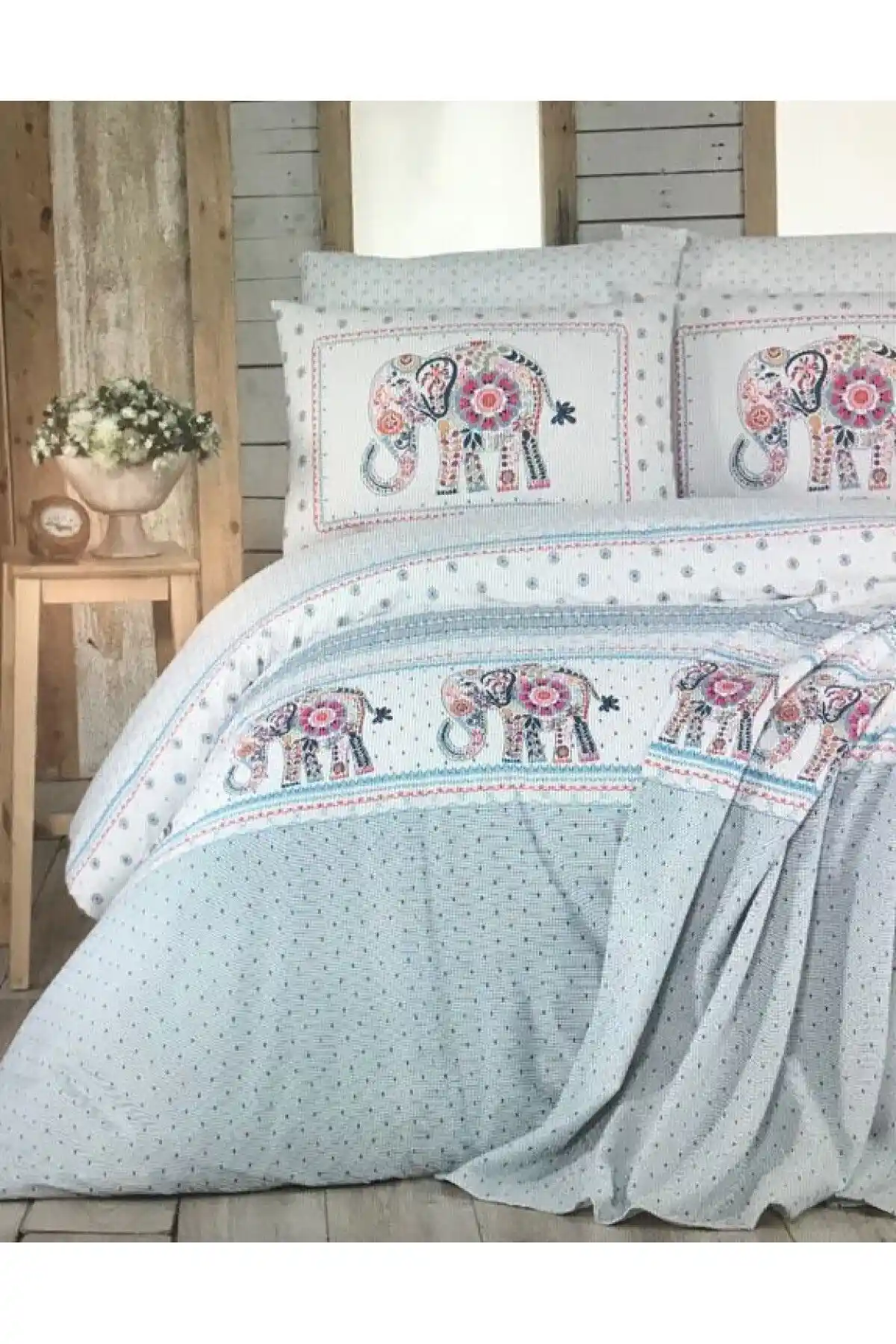 Sarah Anderson Felicia Çift Kişilik Pamuk Pike Hediyeli Nevresim Takımı Özellikleri ve Kullanım Avantajları