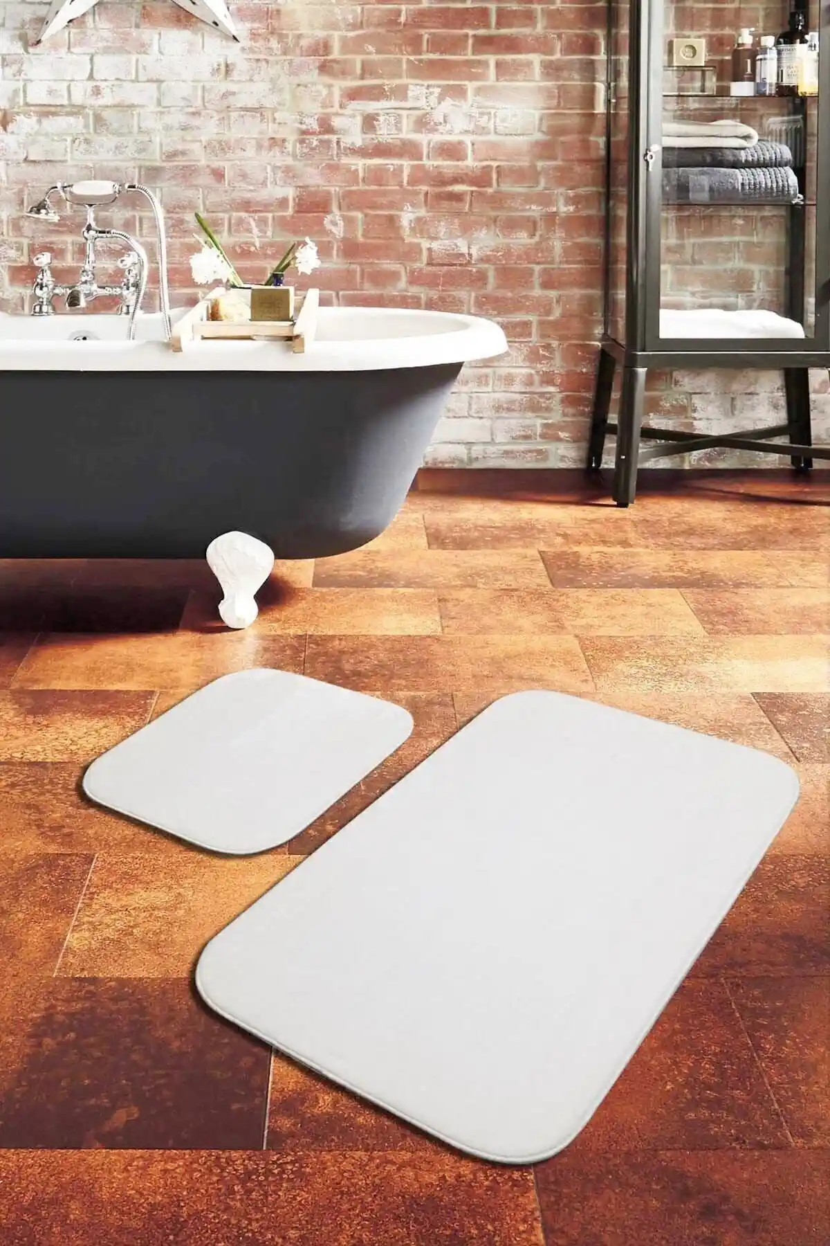 Sarar Banyo Takımı Küçük Boy 2'li: Modern ve Güvenli Banyo Çözümü