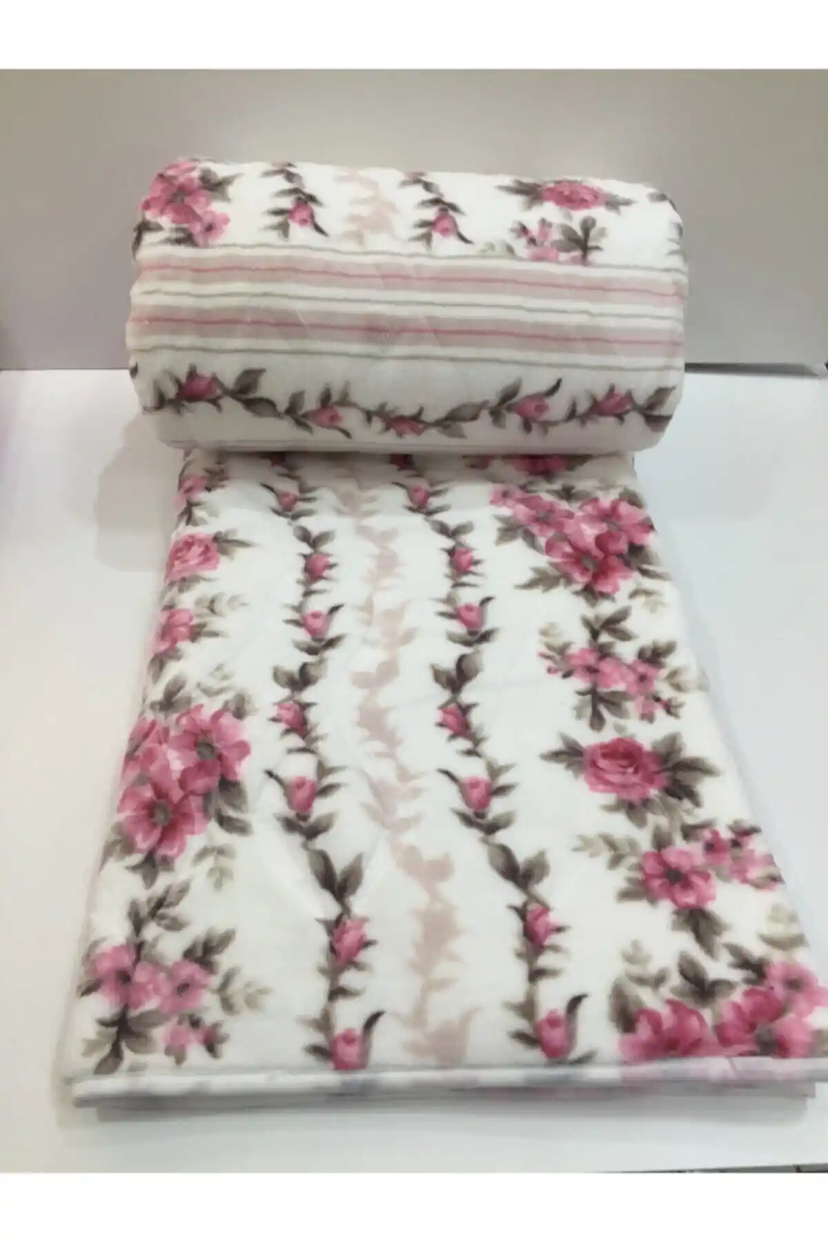 Sarar Çift Kişilik 4 Kg Polyester Battaniye Estetik ve Dayanıklı Tasarım