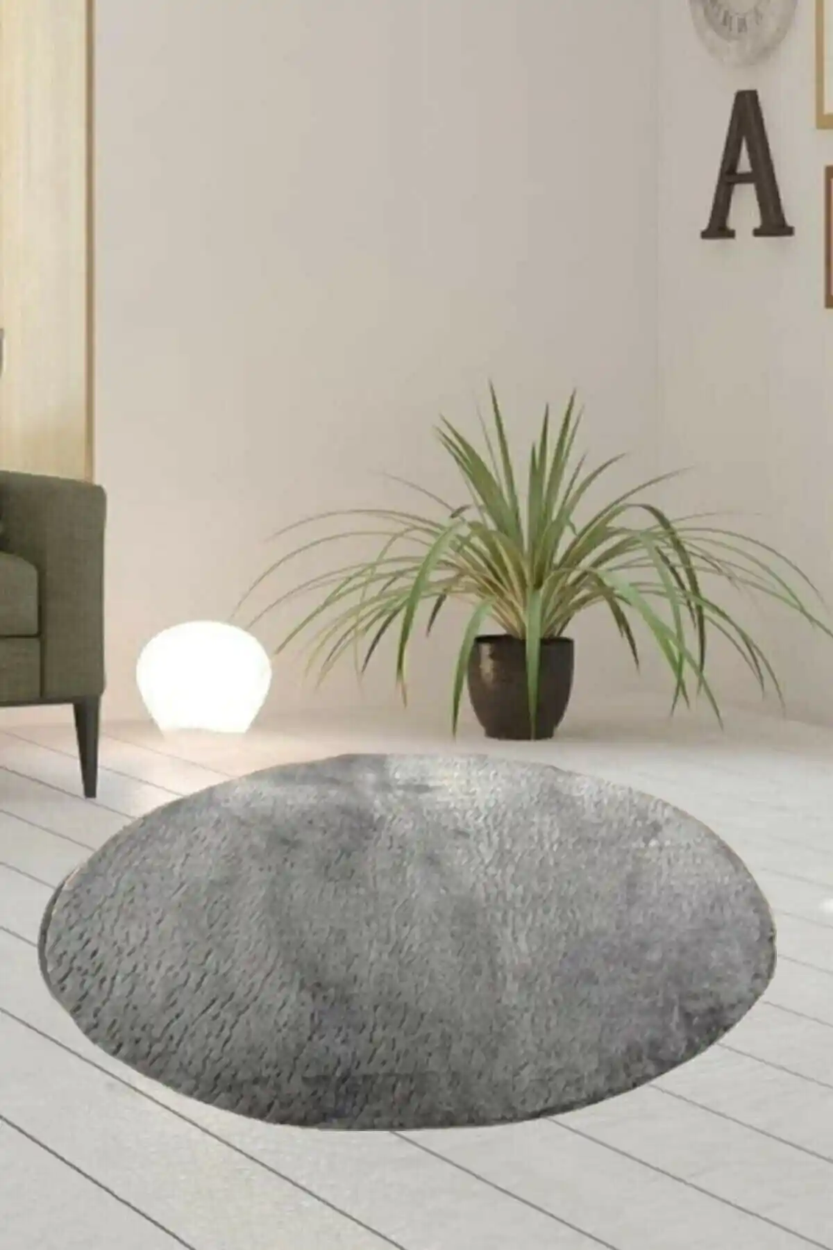 Sarar Tekli Yuvarlak Peluş Banyo Pas Pası Gri Renkli Konfor ve Şıklık Sağlar