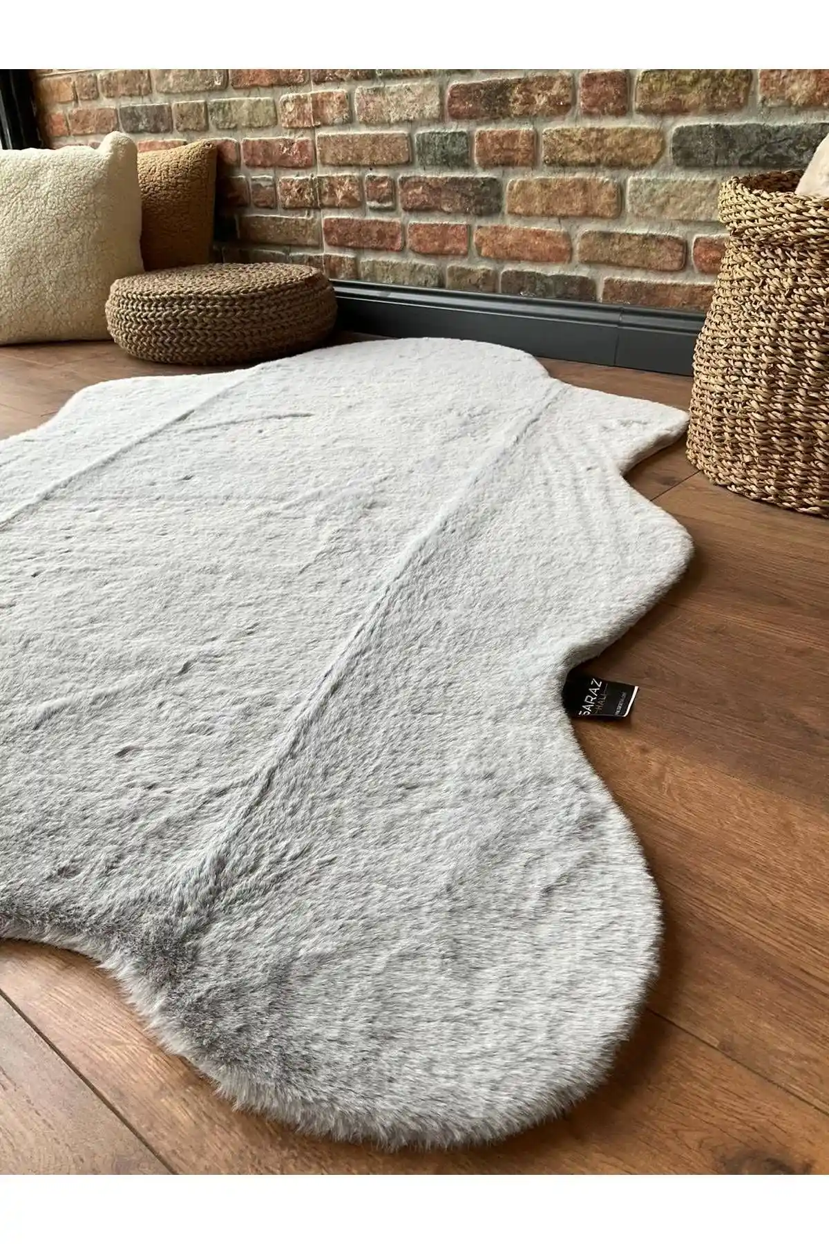 SARAZ HALI Tavşan Tüyü Post Peluş Gri Yüksek Kaliteli ve Yıkanabilir Halı Çeşitleri