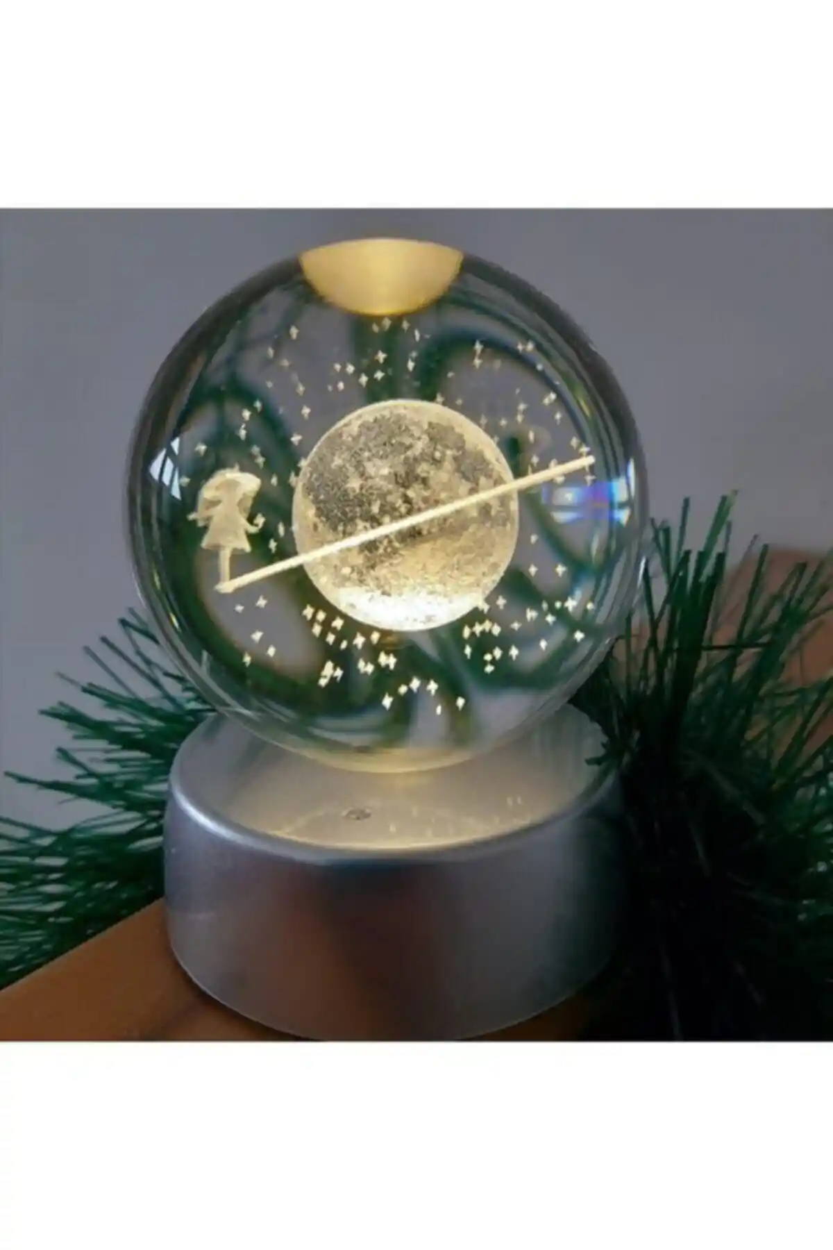 Satürn Çemberinde Yürüyen Kız Işıklı Cam Küre Dekorasyon Parçası