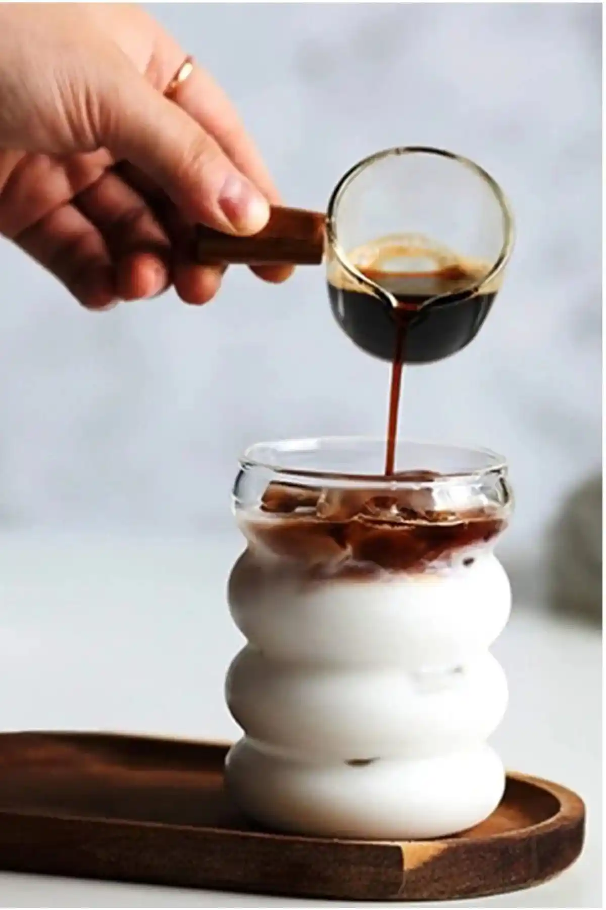 Seram Collection 300 ml ısıya dayanıklı şerit formda borosilikat cam bardak