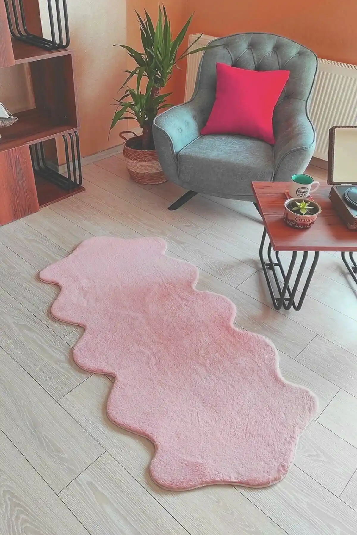 Seria Halı Pudra Pembe Peluş Post: Modern ve Güvenli Dekorasyon Unsuru