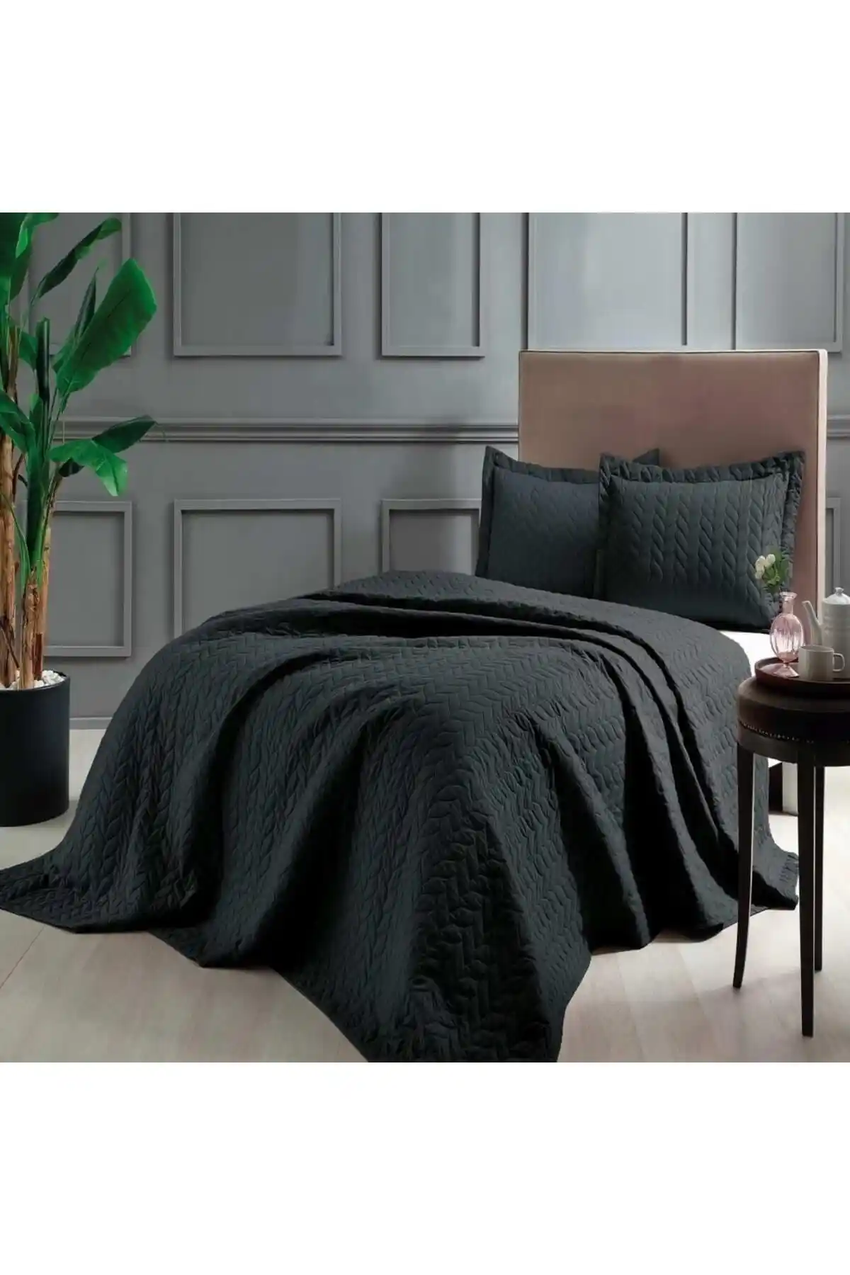 Taç Glory Çift Kişilik Siyah Yatak Örtüsü Şıklık ve Fonksiyonellik Sunar