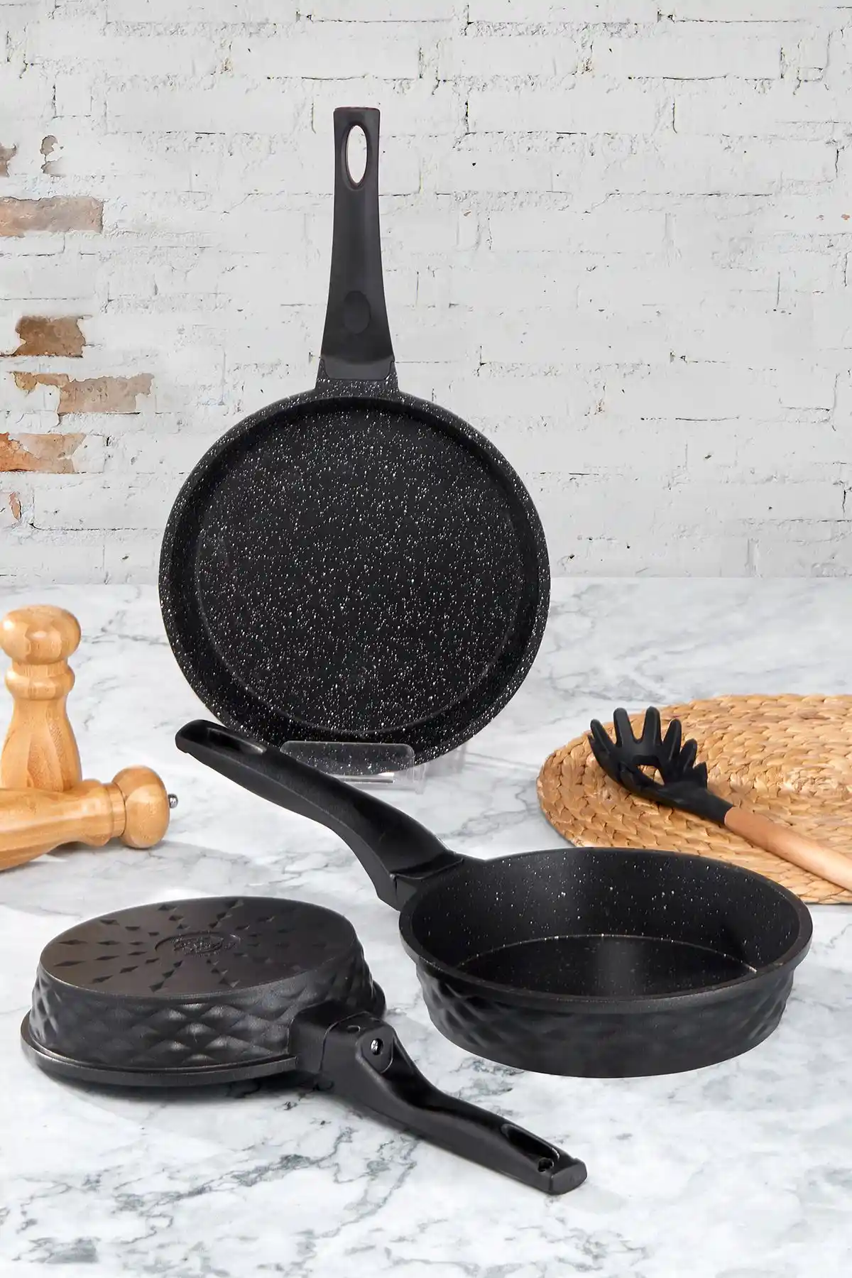 Taç Viva Döküm 3'lü Siyah Tava Seti ile Mutfakta Şıklık ve Fonksiyonellik