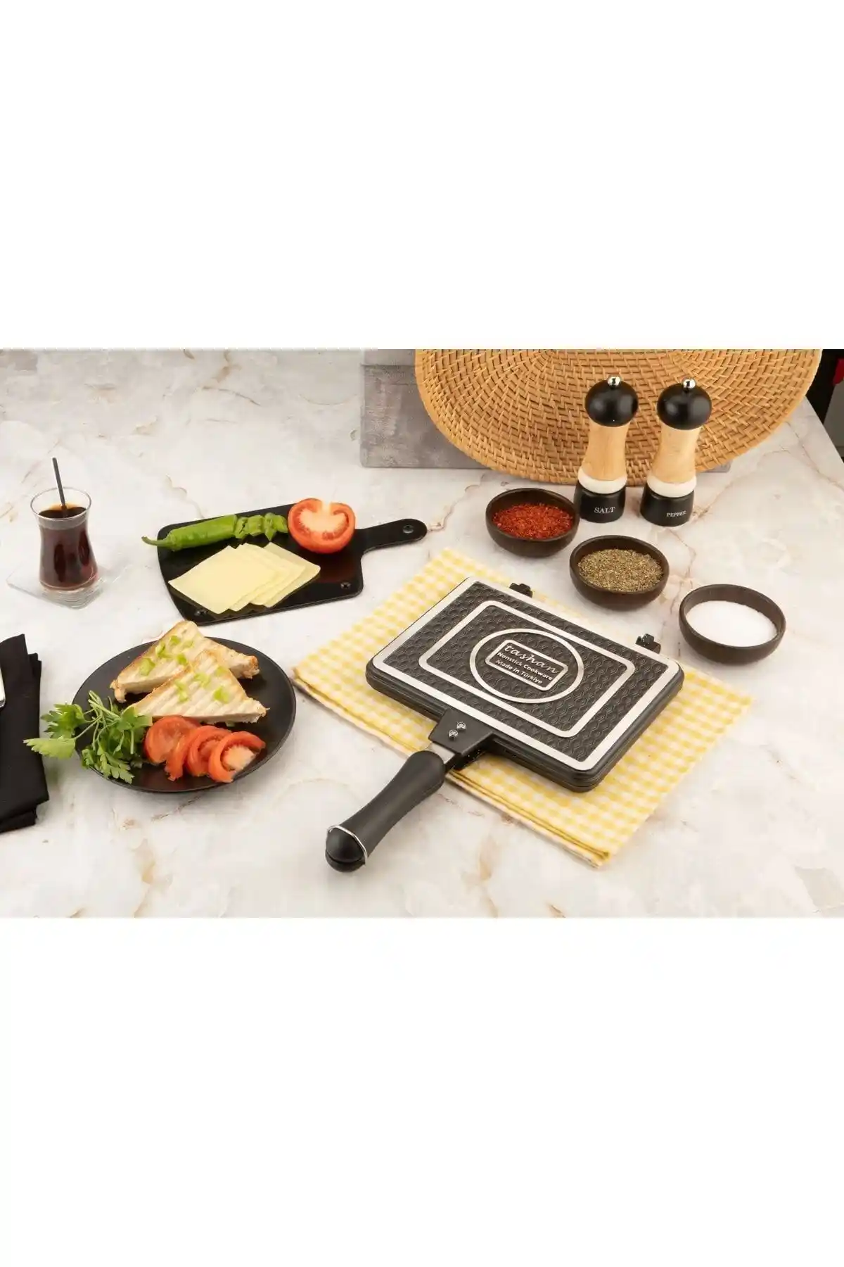 TAŞHAN Döküm Grill Ocak Üstü Tost Makinesi: Dayanıklı ve Pratik Mutfak Ekipmanı