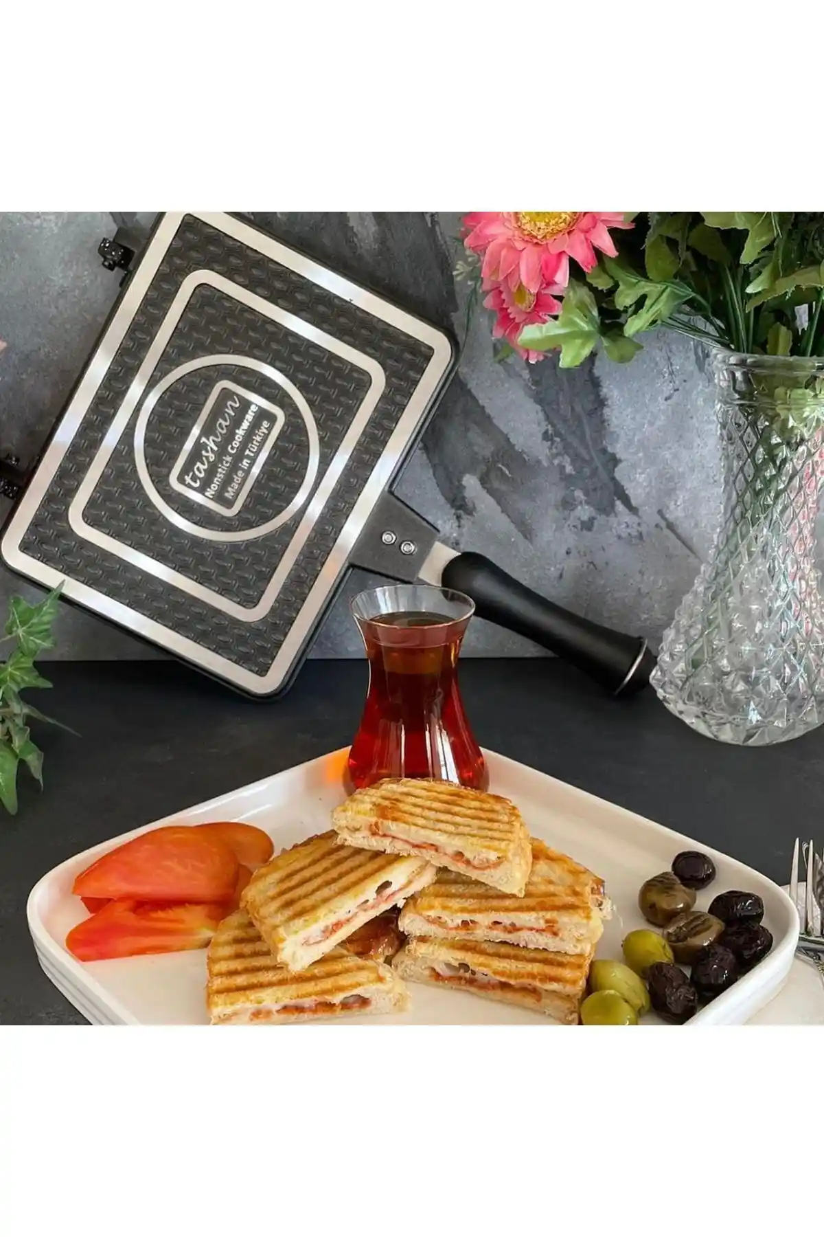 TAŞHAN Lüks Grıll Tost Makinası: Dayanıklı ve Eşit Pişirme Özellikleriyle Mutfak İçin Ideal