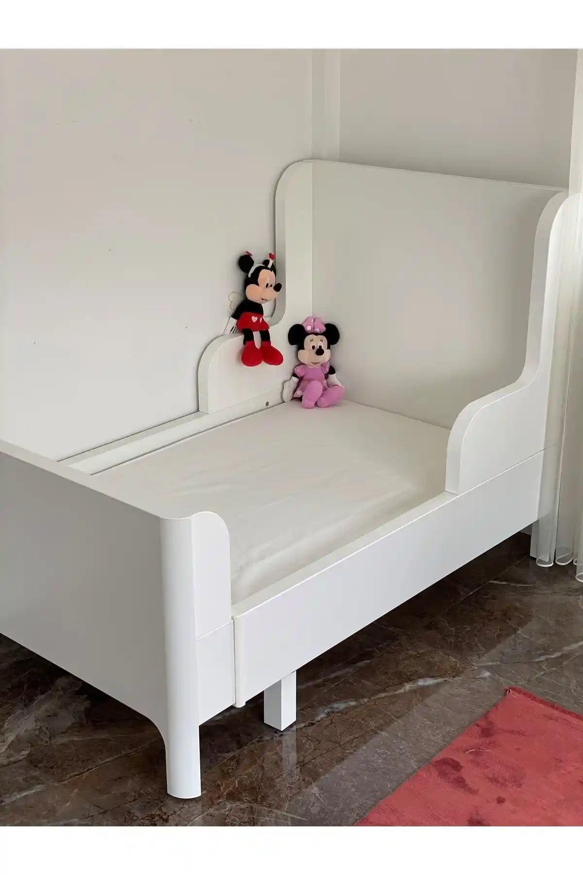 ÜGETEKS Sıvı Geçirmez Fitted Bebek Yatak Koruyucu Güvenli ve Pratik Kullanım