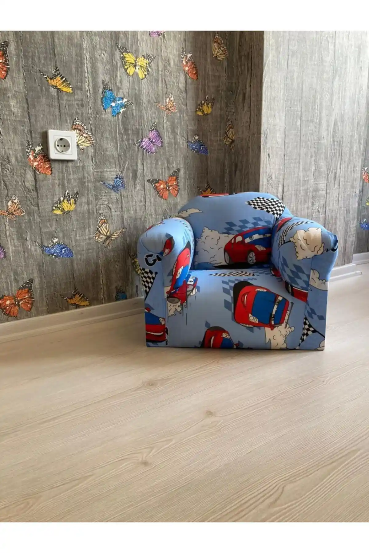 Uygunglobal Araba Baskılı Çocuk Koltuğu Güvenli ve Eğlenceli Seyahatler İçin Tasarlandı