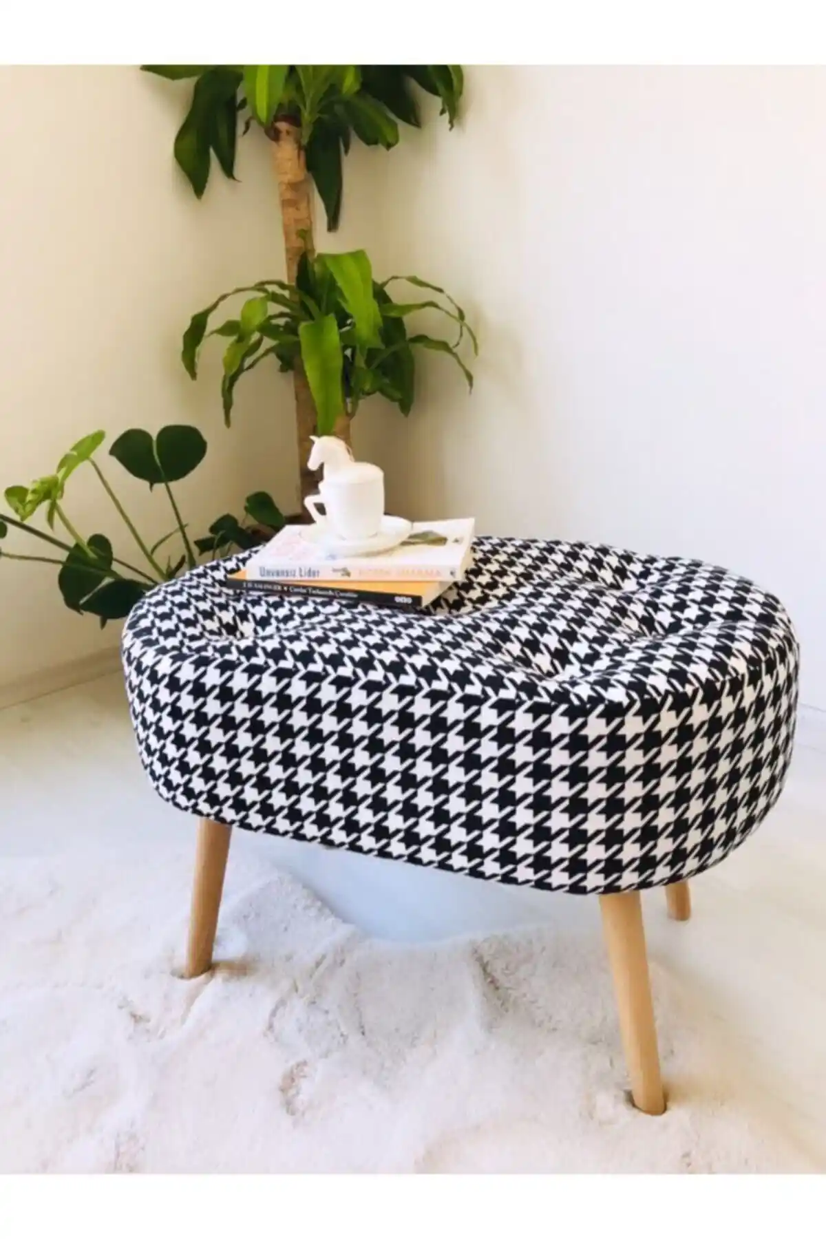 WEBPANYA Gürgen Ahşap Ayak Oval Puf: Modern ve Dayanıklı Ev Dekorasyonu Parçası