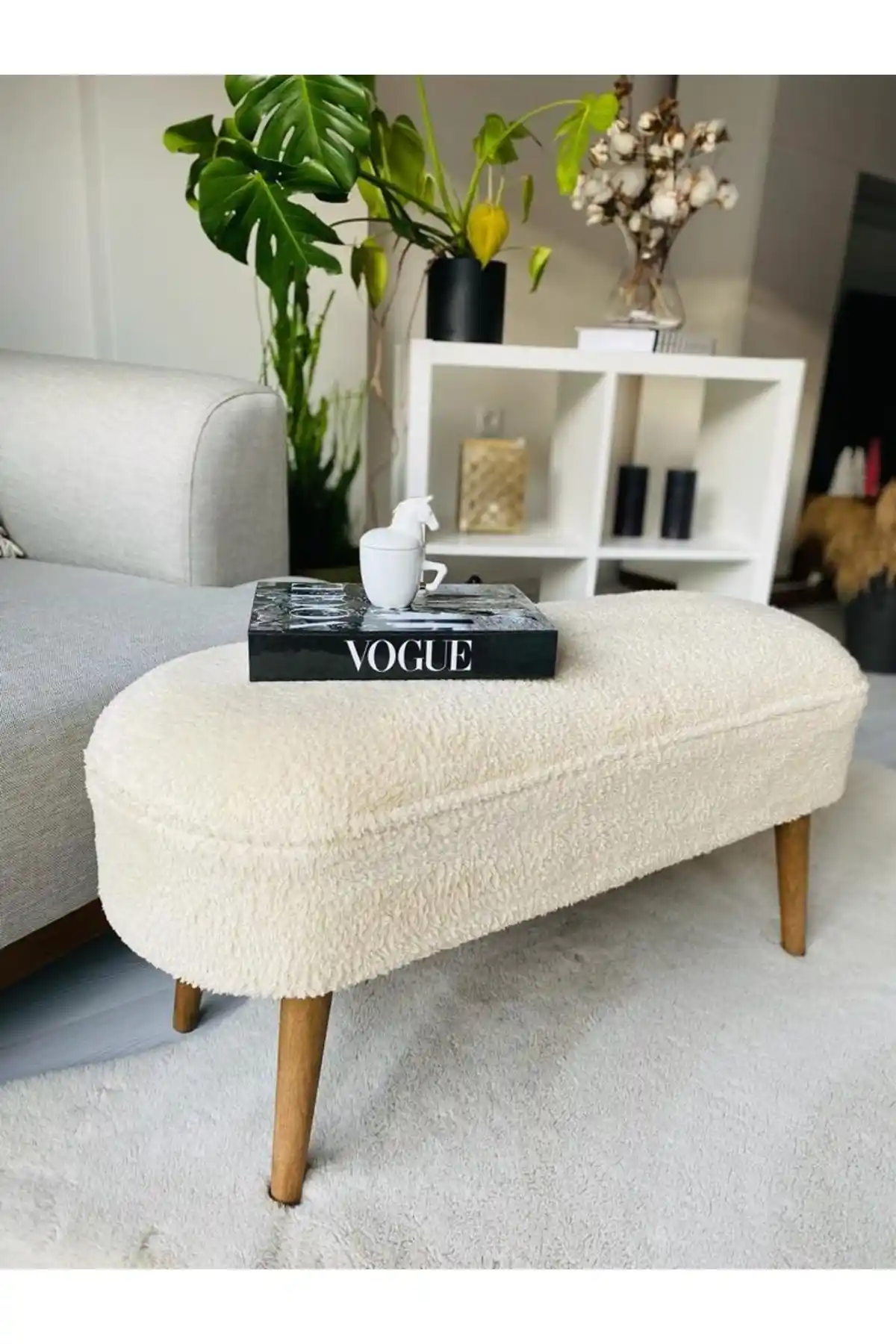 WEBPANYA ve YAPKAR Retro Ahşap Ayaklı Oval Puf Karşılaştırması