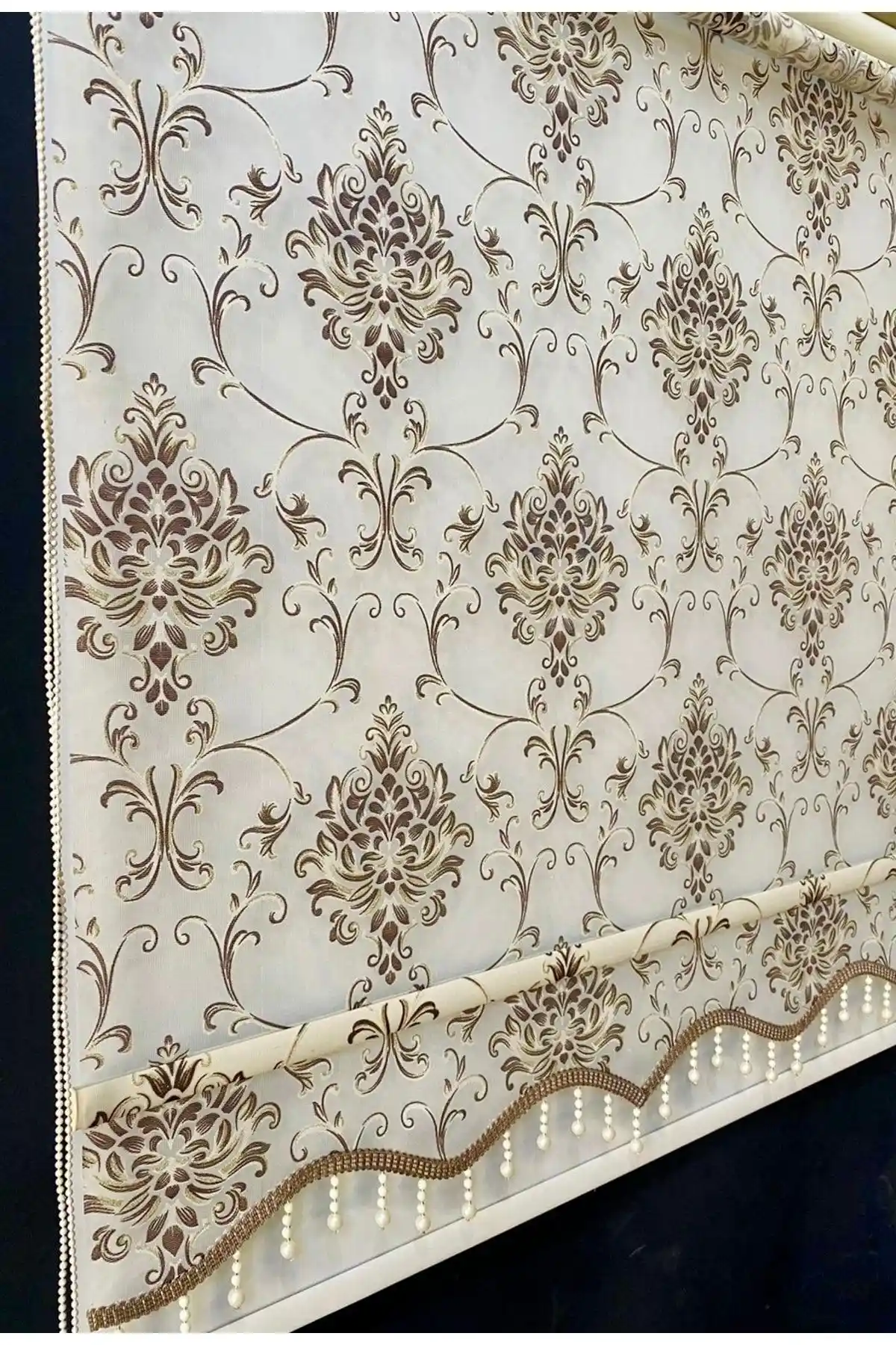 Yağmur Zebra Çiçekleri ve Sarmaşık Desen Perde Karşılaştırması ve Seçim Rehberi