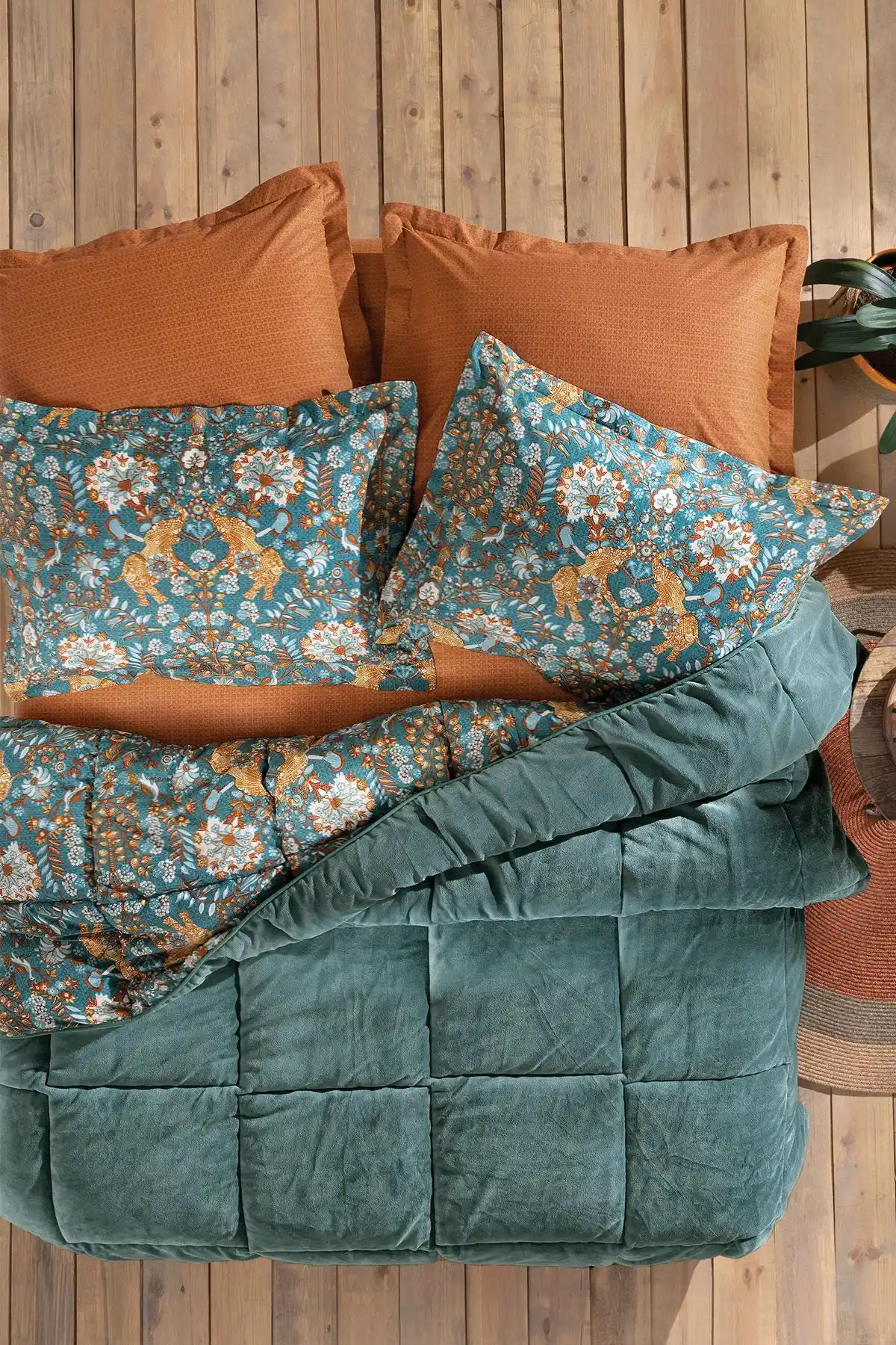 Yataş Madie Triola Çift Kişilik Uyku Seti Zümrüt Yeşili Estetik ve Fonksiyonel Tasarım