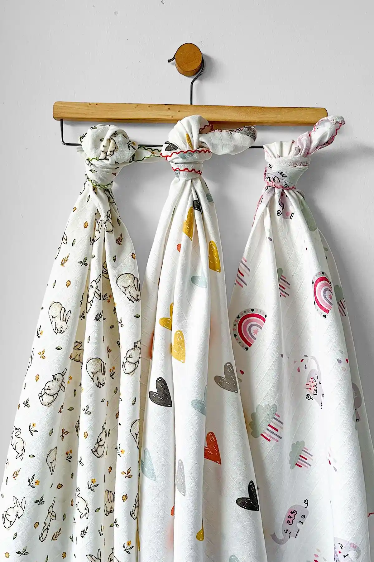 Yenidoğanlar İçin Çok Amaçlı Pamuklu Müslin Örtü Seti - Şık ve Konforlu Tasarım