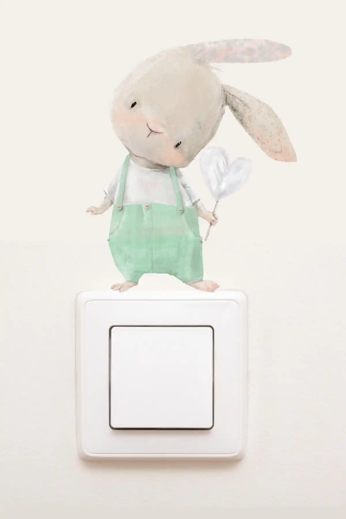Yeşil Tavşan Figürlü Dekoratif Priz Stickerı Çocuk Odası Dekorasyonu İçin Uygun