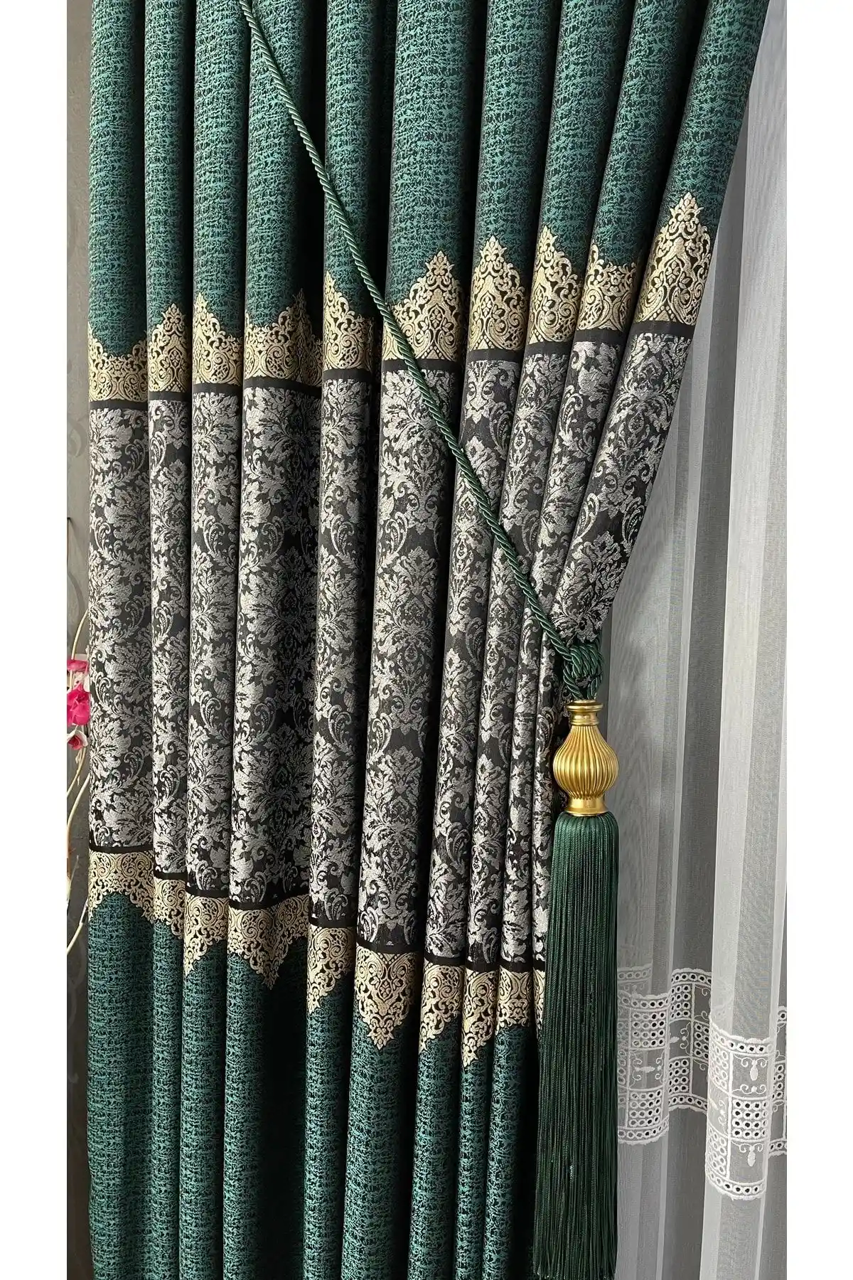 Yuka Pano Fon Perde Zümrüt Yeşili Jakarlı Saten Kumaş 80x280 cm Modern Tasarım